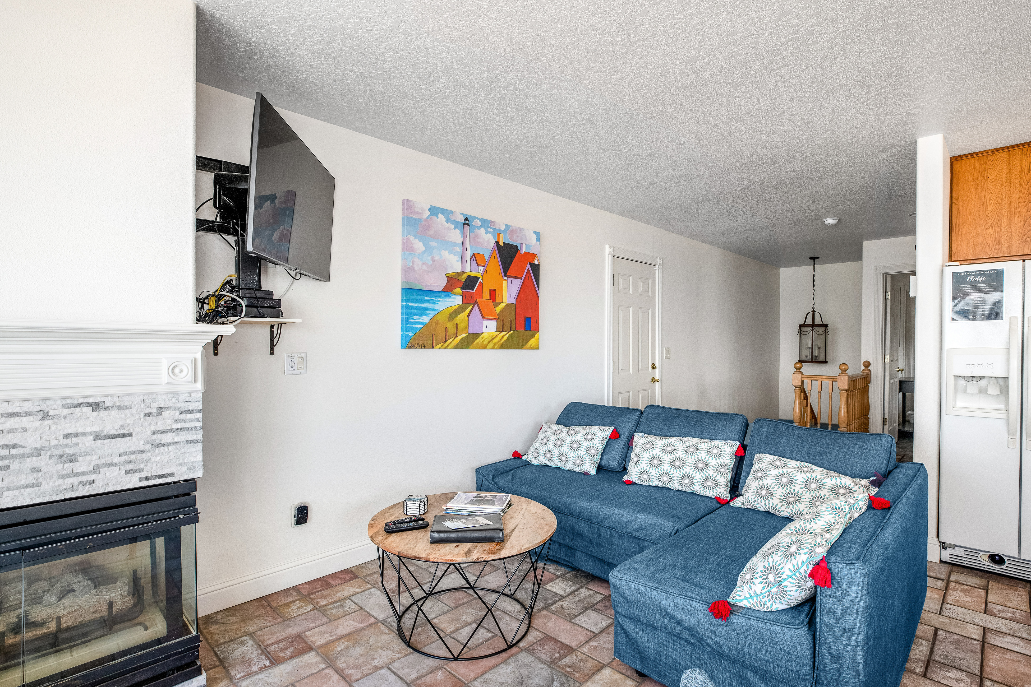 Waterfront dog friendly home a few steps from the beach with hot tub