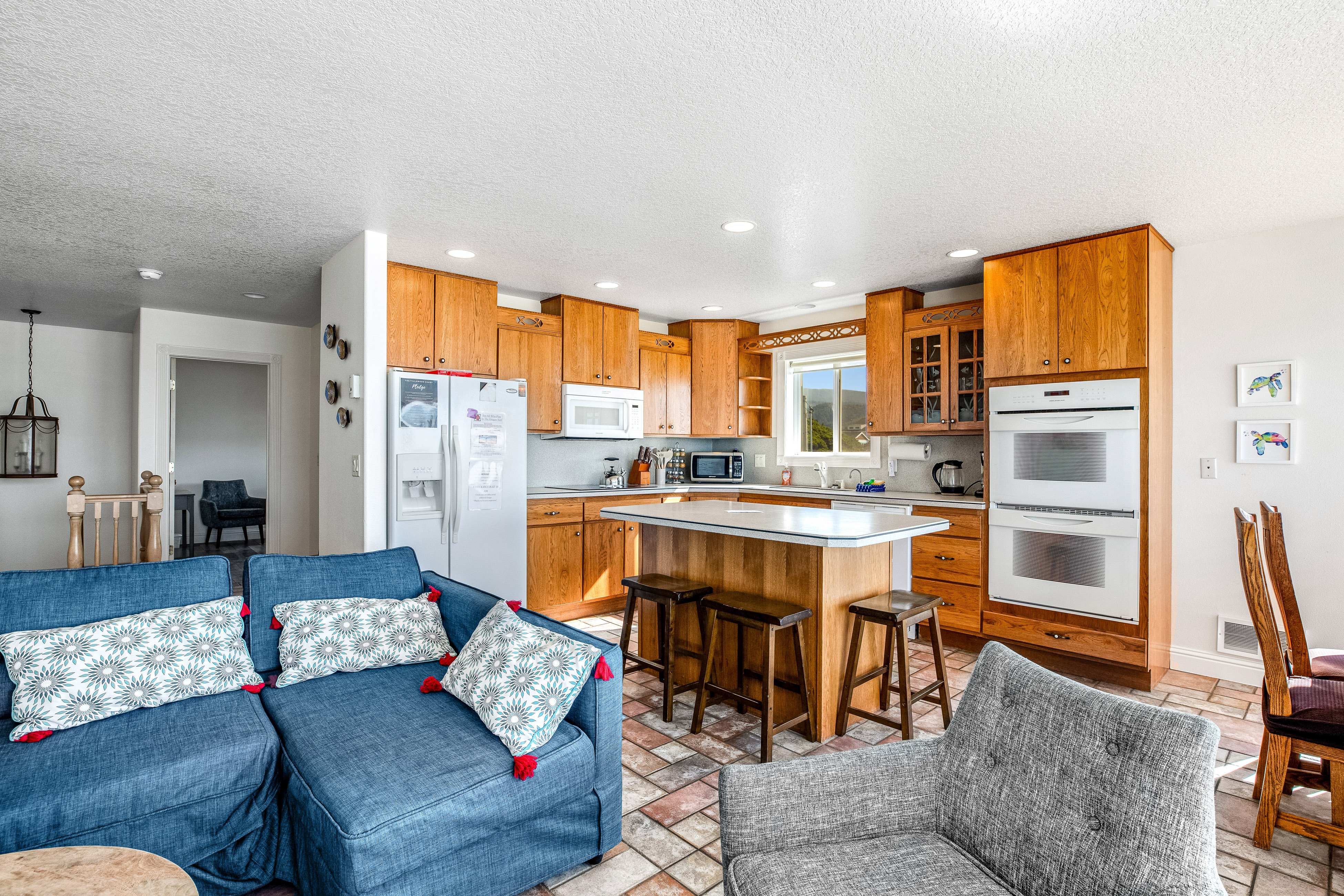 Waterfront dog friendly home a few steps from the beach with hot tub