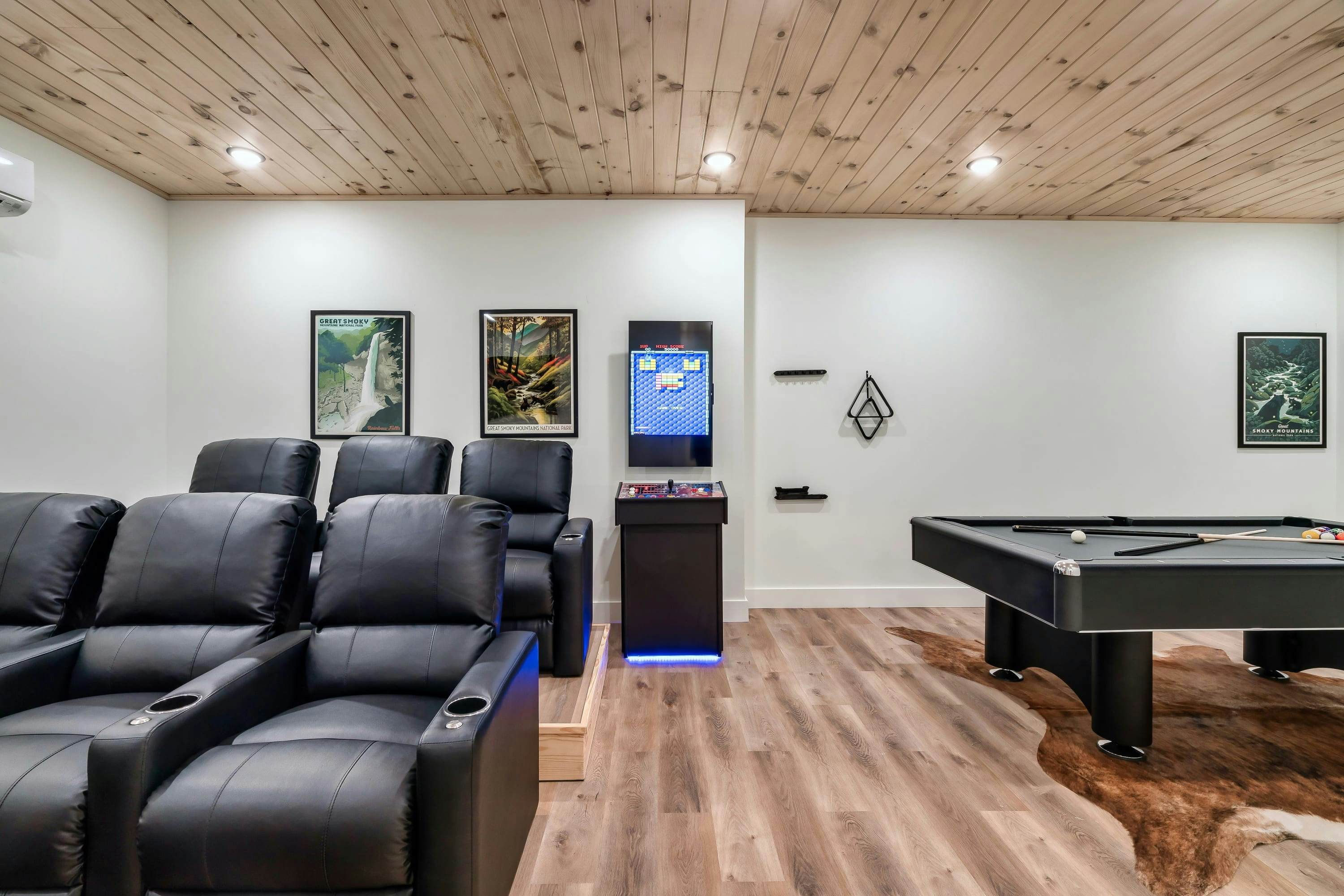 Luxe stay, Sleeps 12・Indoor Pool・Hot Tub・Games