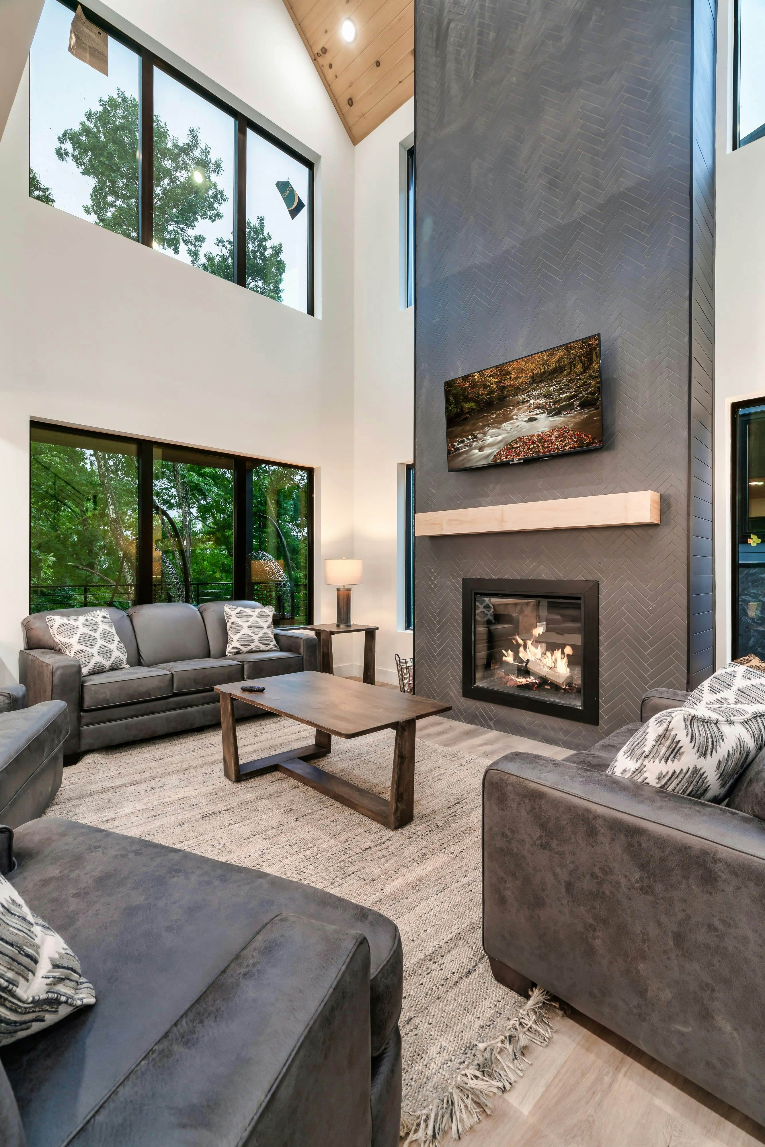 Luxe stay, Sleeps 12・Indoor Pool・Hot Tub・Games