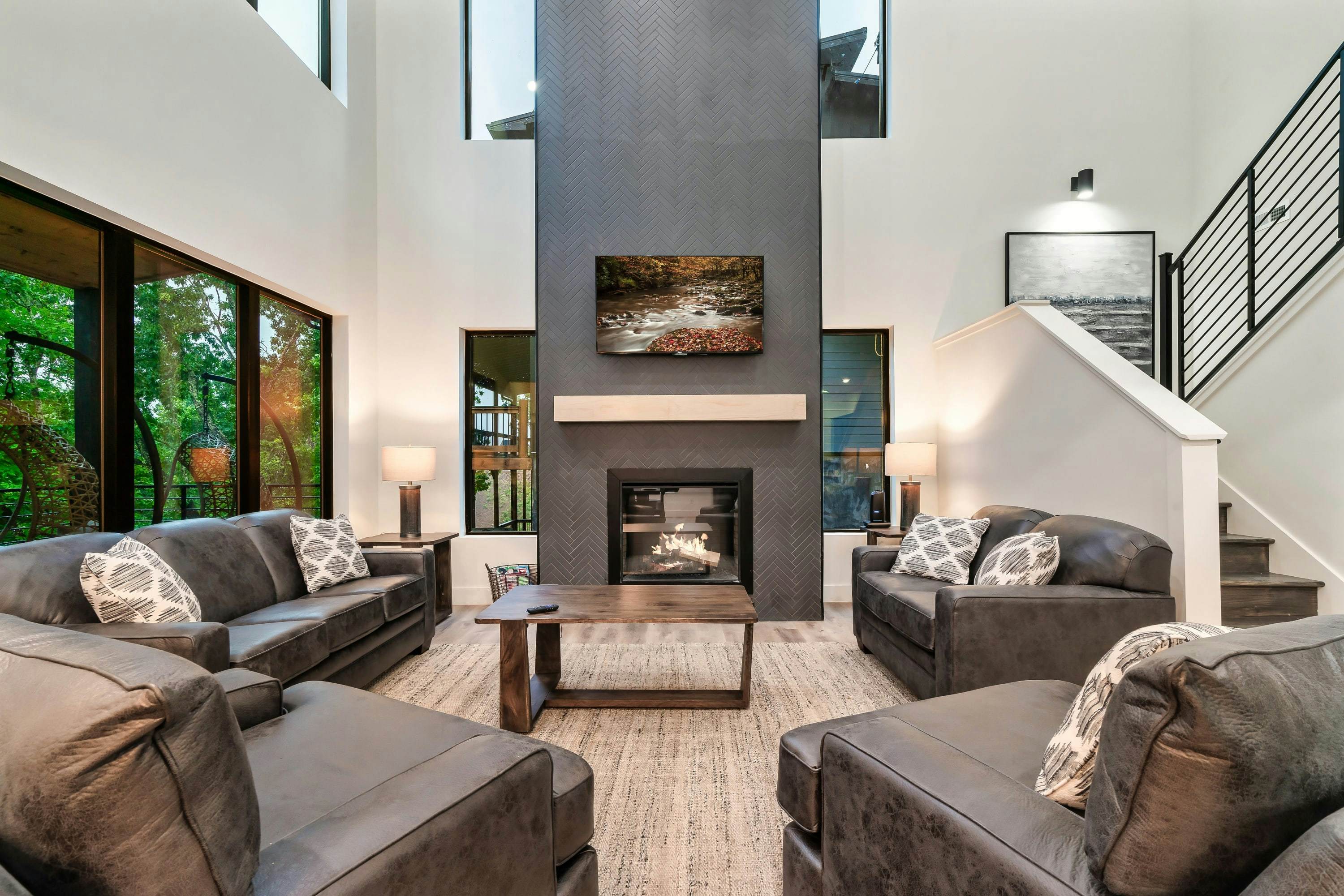 Luxe stay, Sleeps 12・Indoor Pool・Hot Tub・Games