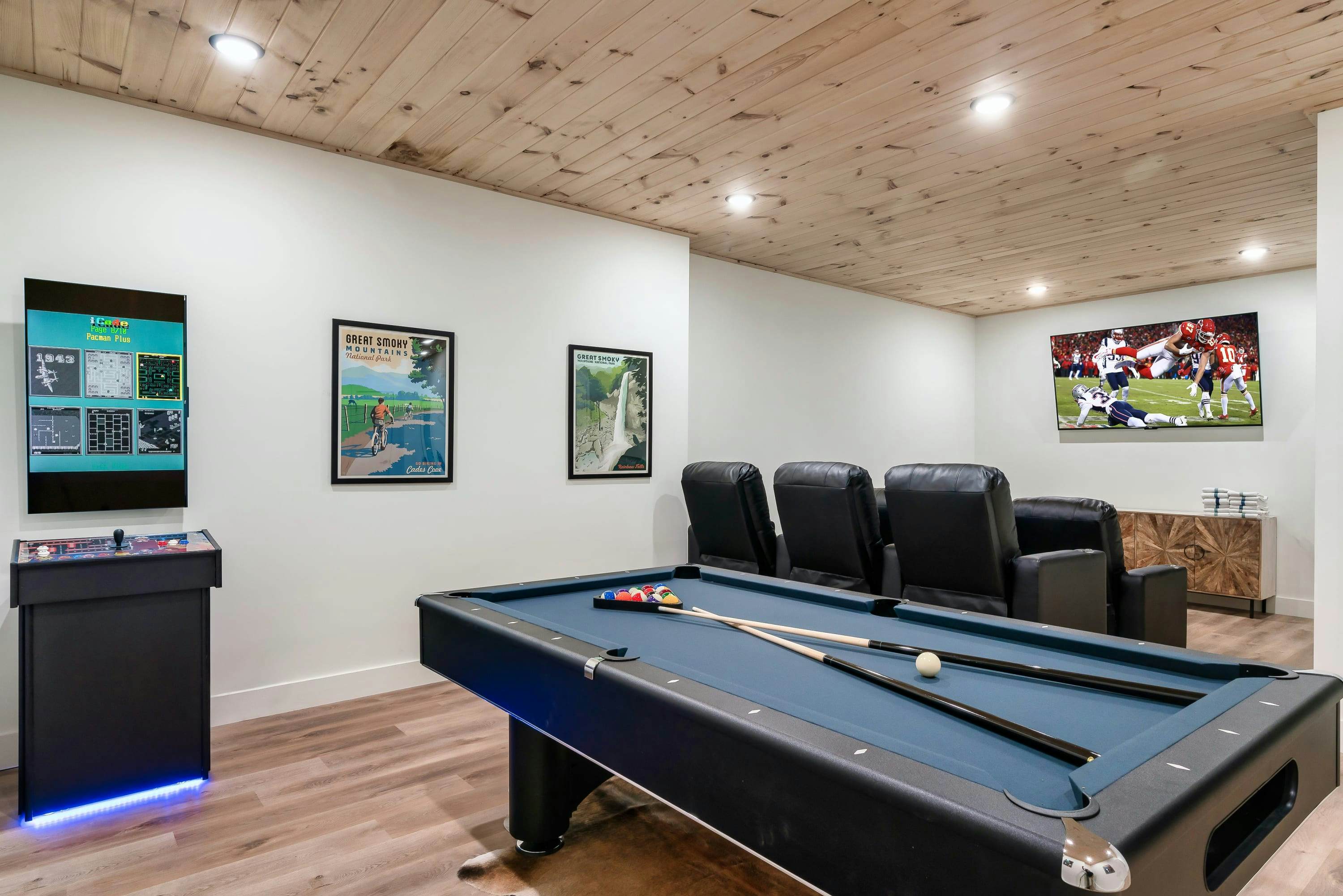 Luxe stay, Sleeps 12・Indoor Pool・Hot Tub・Games