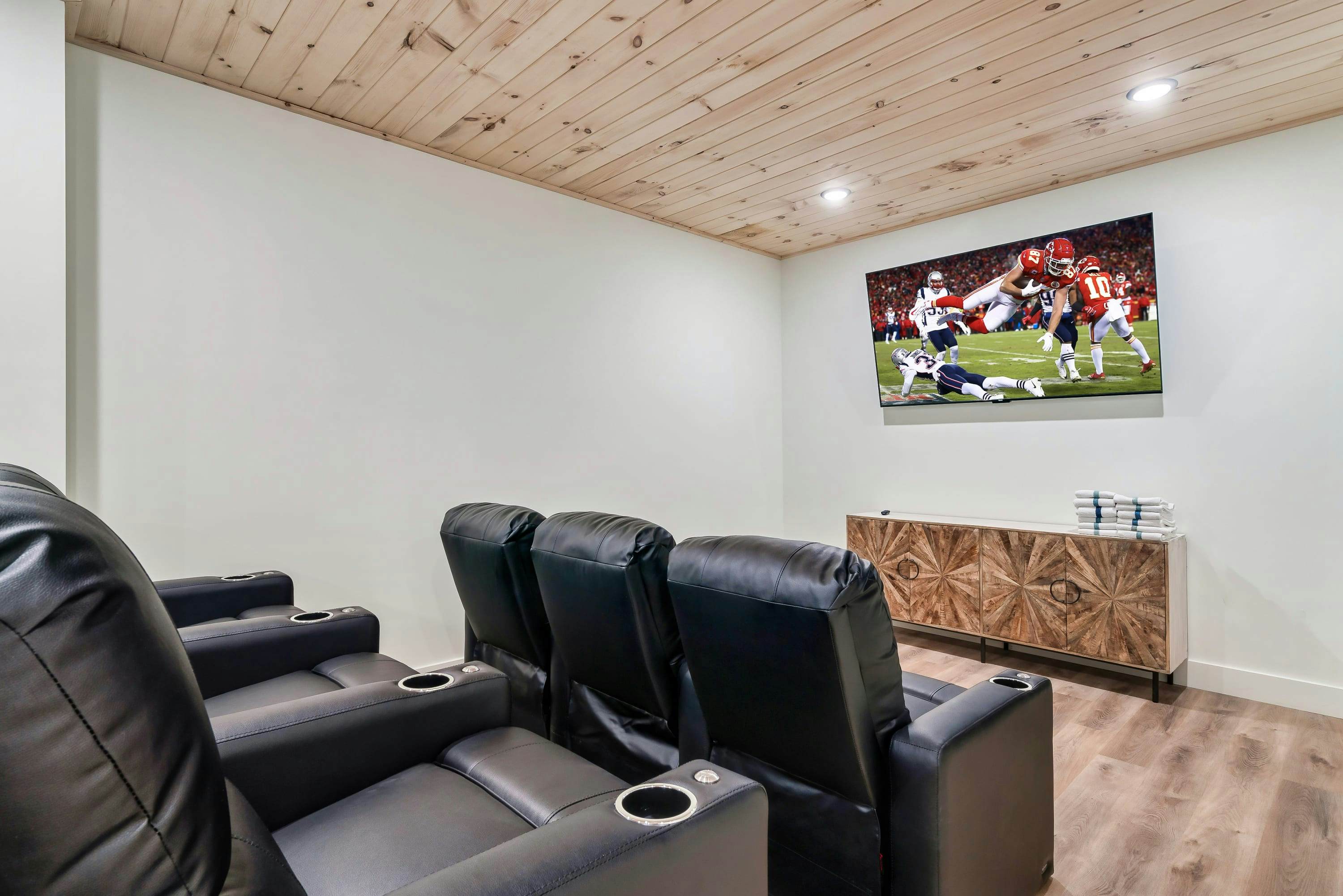 Luxe stay, Sleeps 12・Indoor Pool・Hot Tub・Games