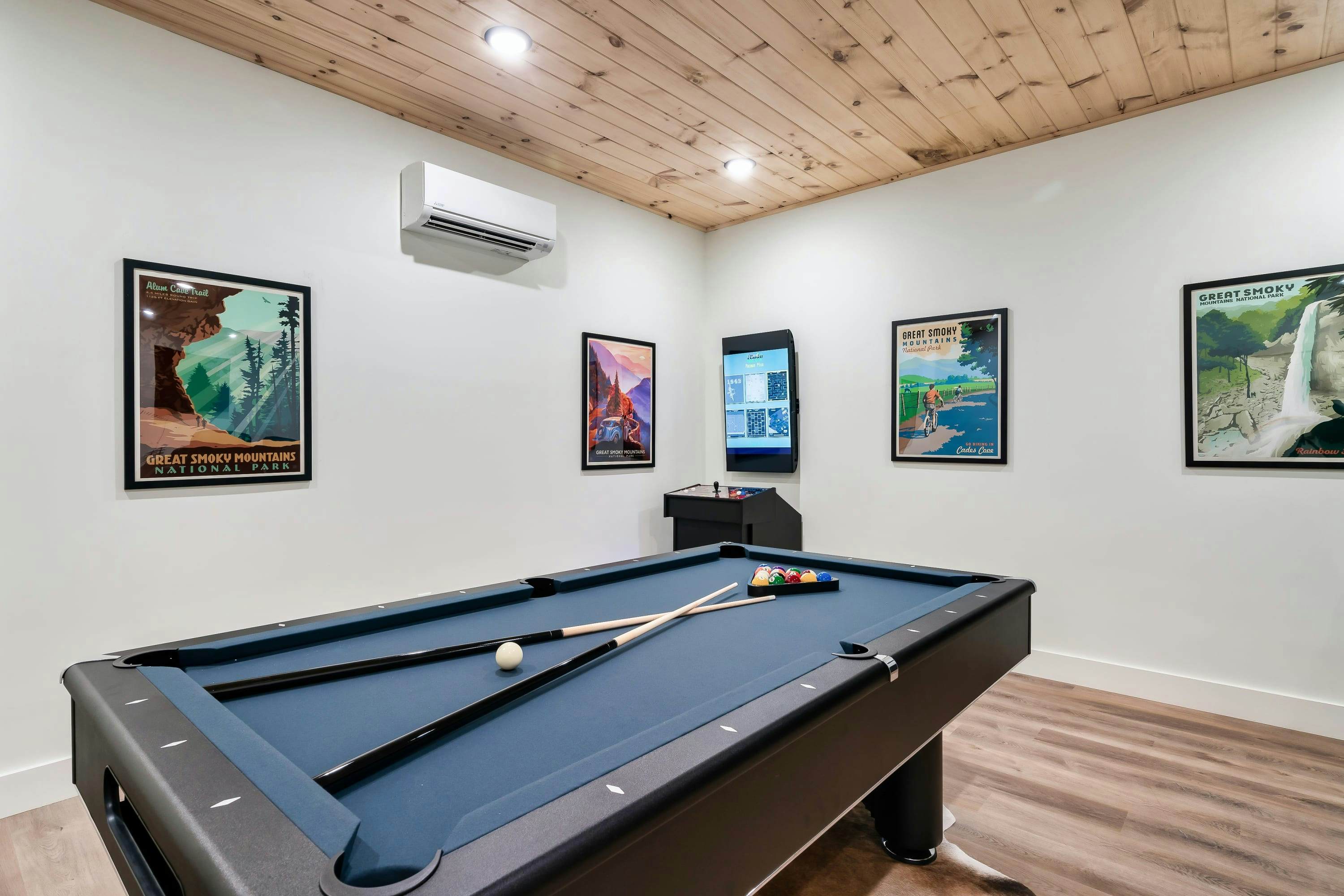 Luxe stay, Sleeps 12・Indoor Pool・Hot Tub・Games