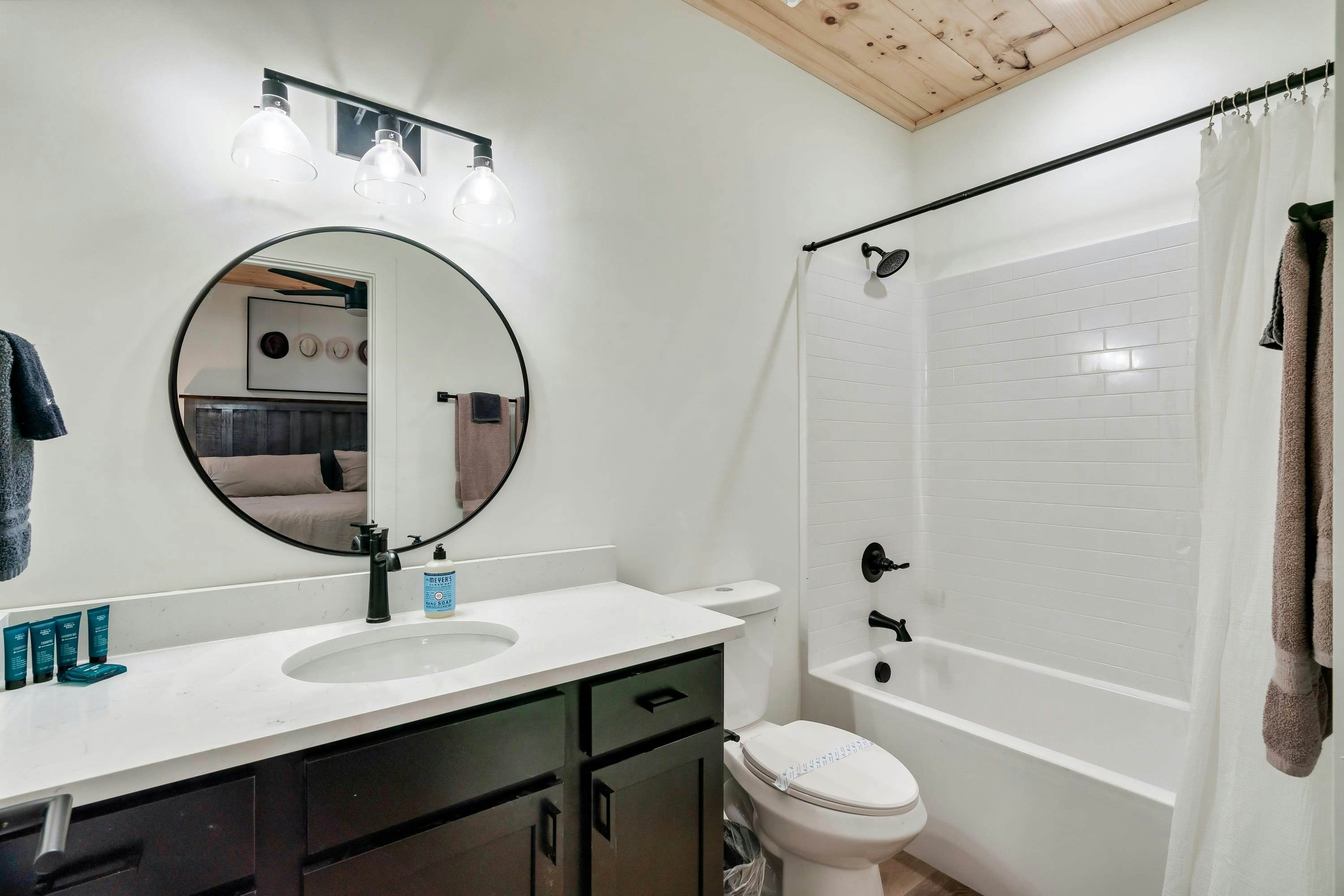 Luxe stay, Sleeps 12・Indoor Pool・Hot Tub・Games