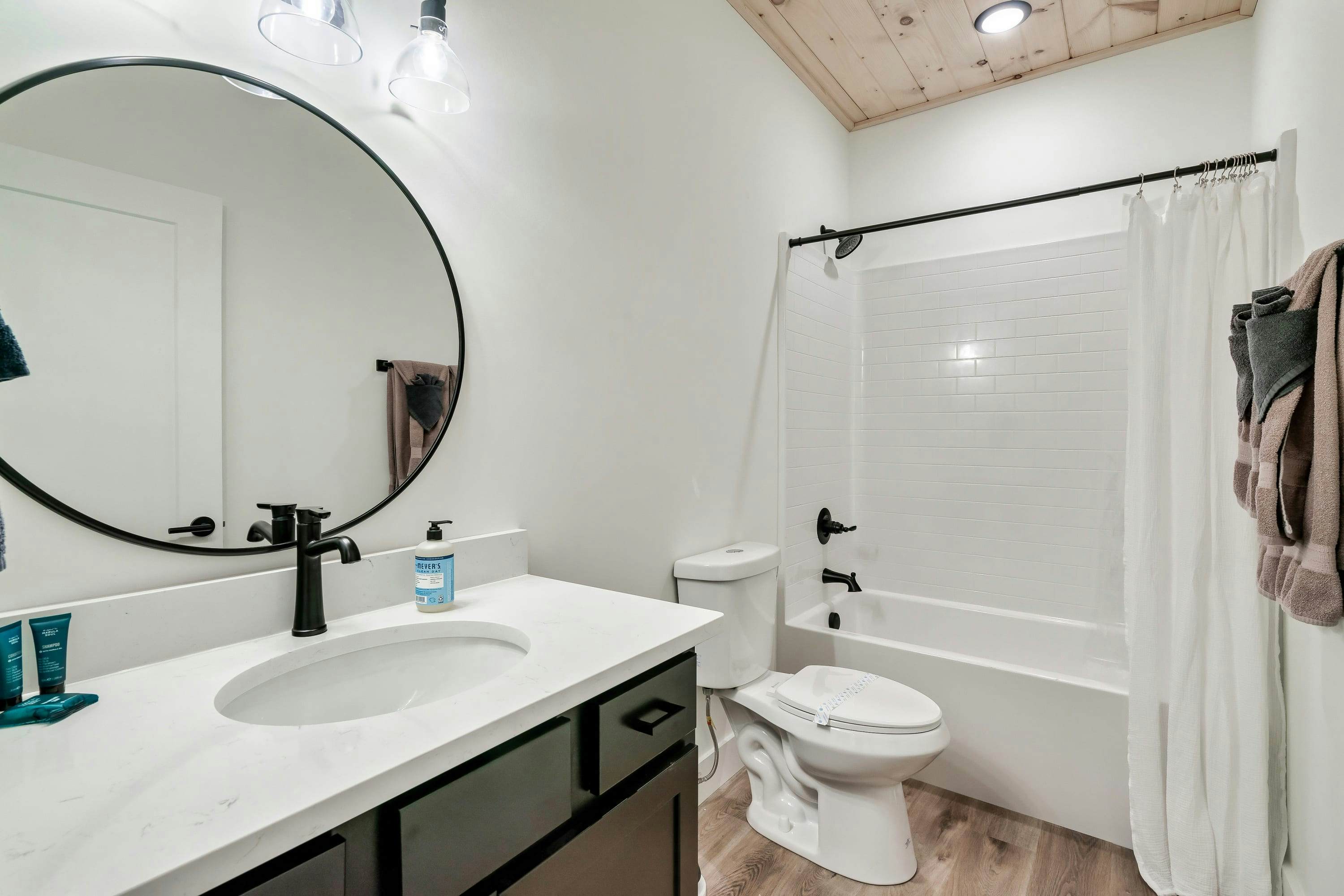 Luxe stay, Sleeps 12・Indoor Pool・Hot Tub・Games