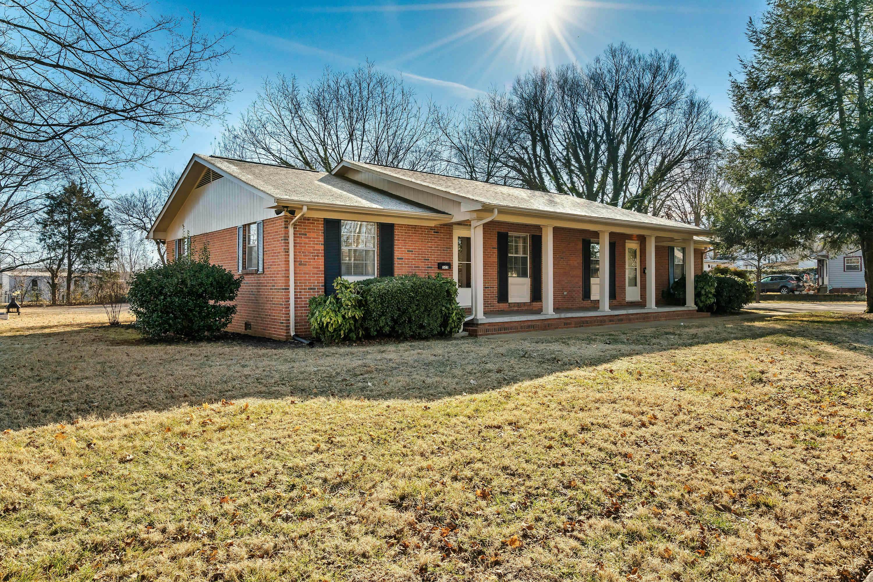 Mins to Parkway | Cozy One level cabin・Hot tub