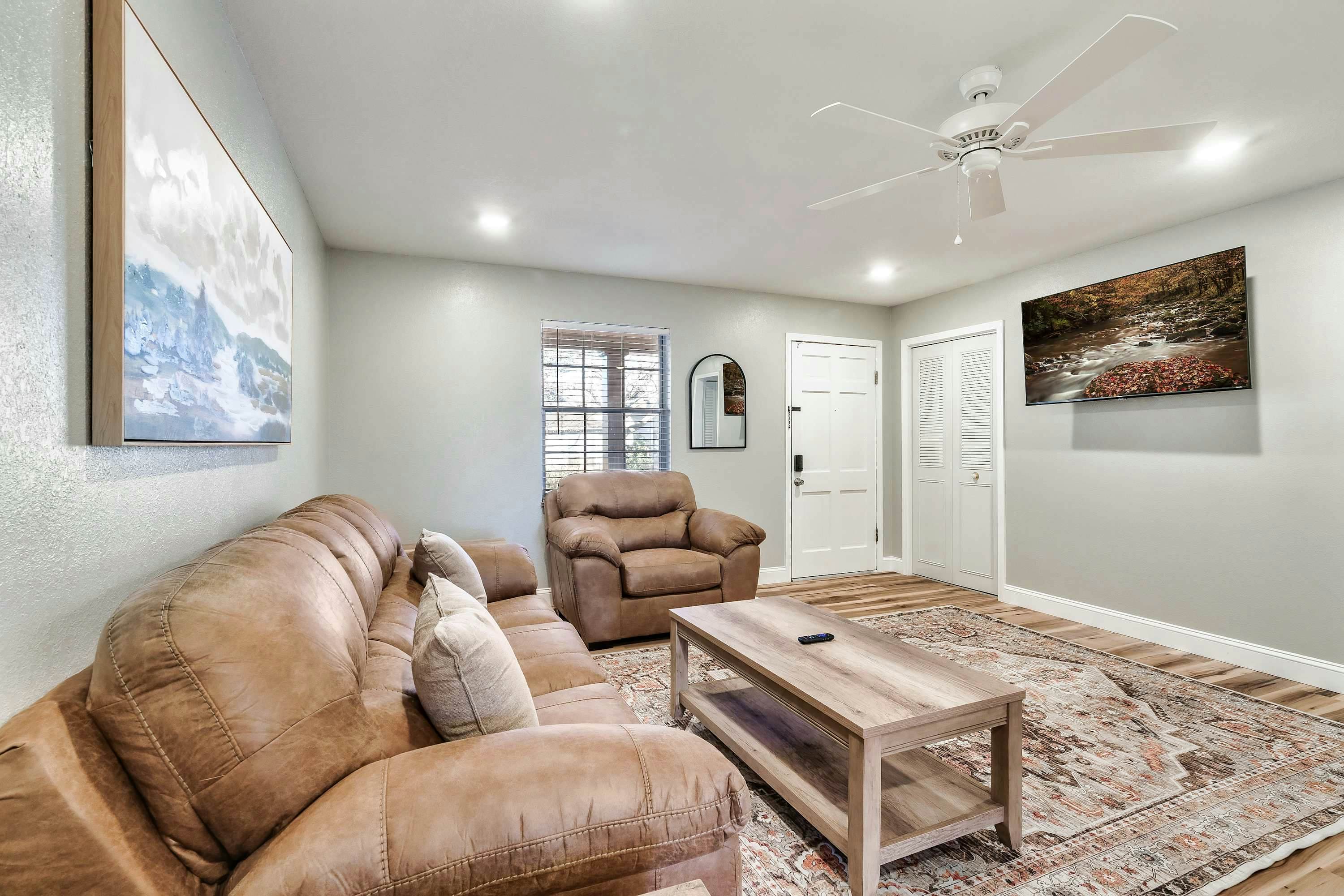 Mins to Parkway | Cozy One level cabin・Hot tub