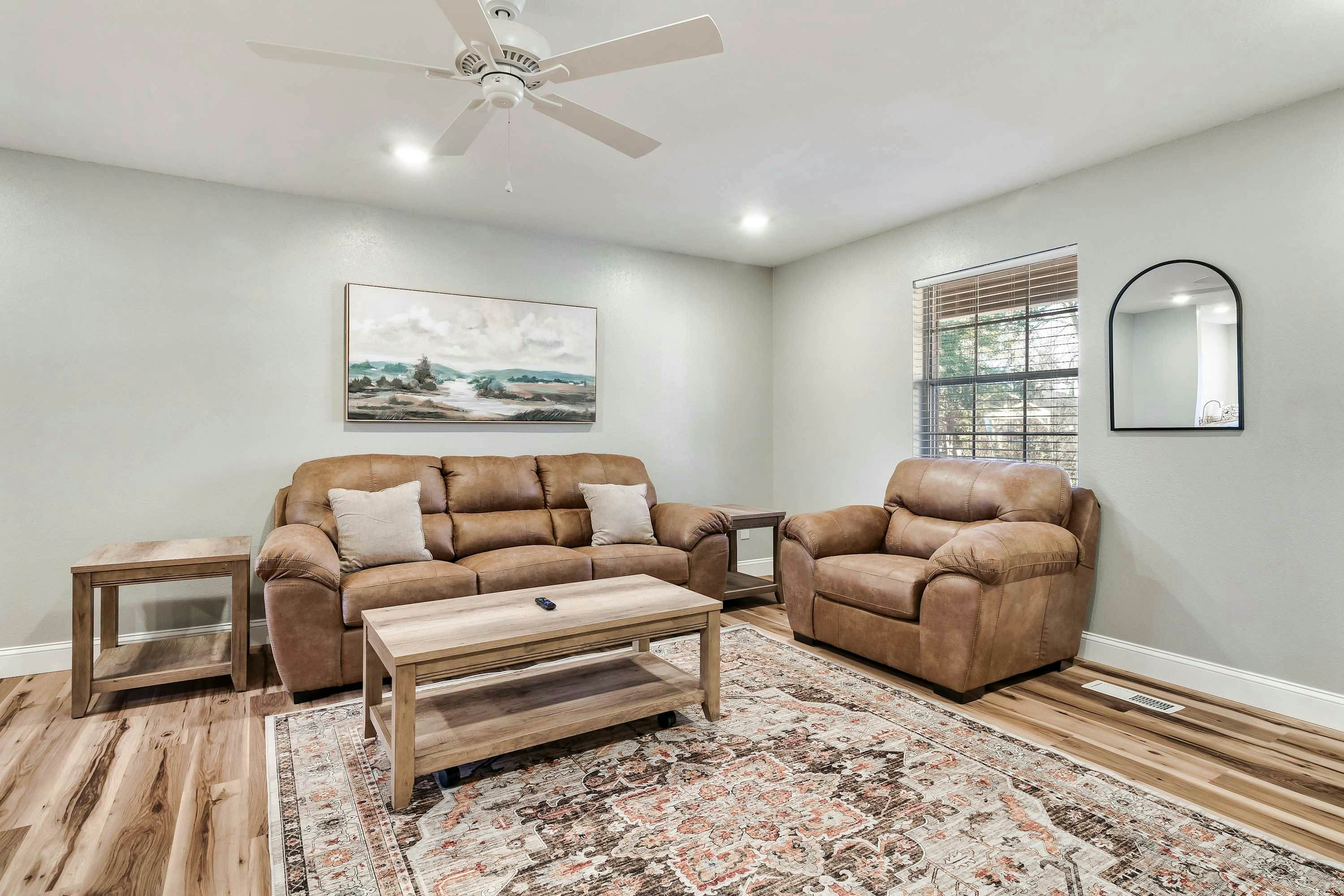 Mins to Parkway | Cozy One level cabin・Hot tub