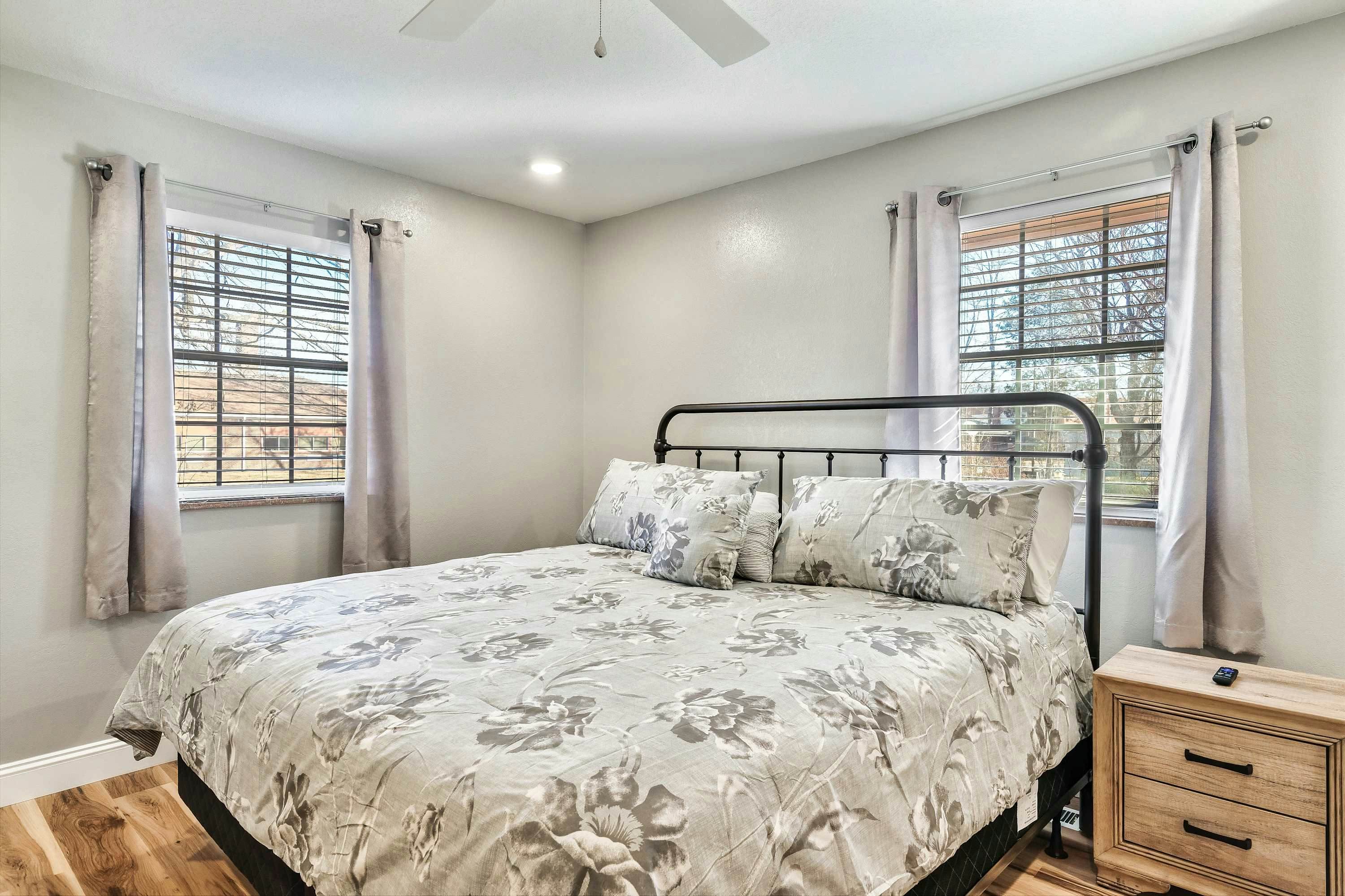 Mins to Parkway | Cozy One level cabin・Hot tub