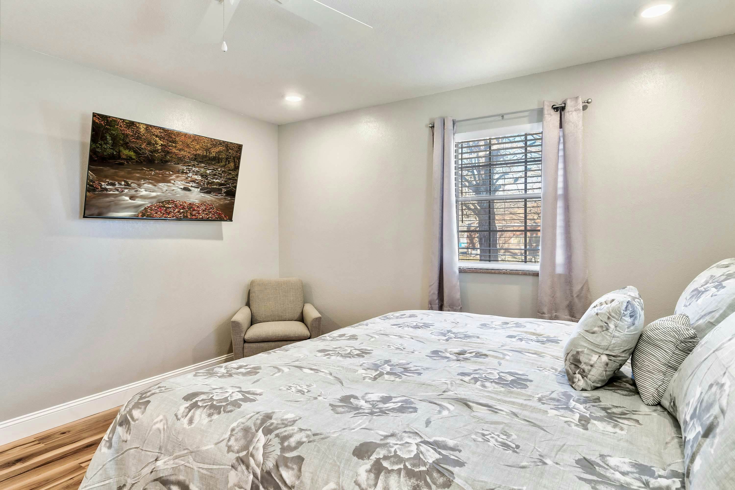 Mins to Parkway | Cozy One level cabin・Hot tub