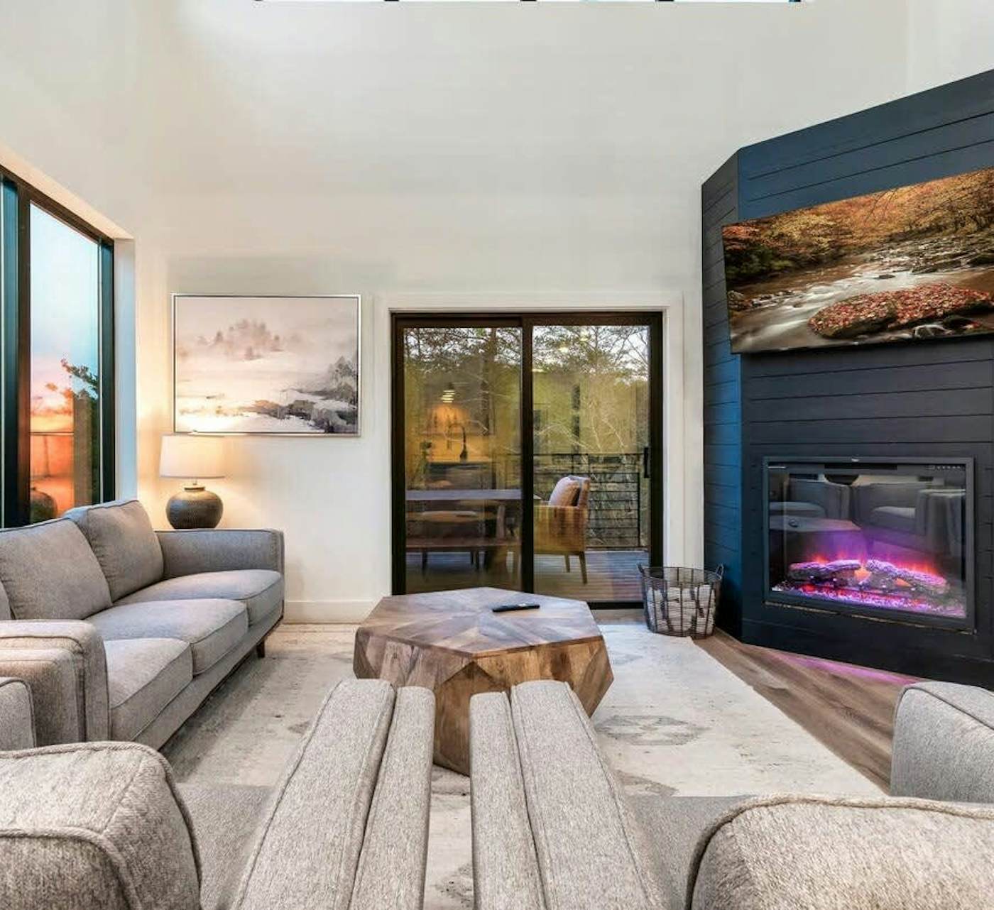Luxe Cabin W Indoor Pool・Spacious Cabin, Sleeps 10