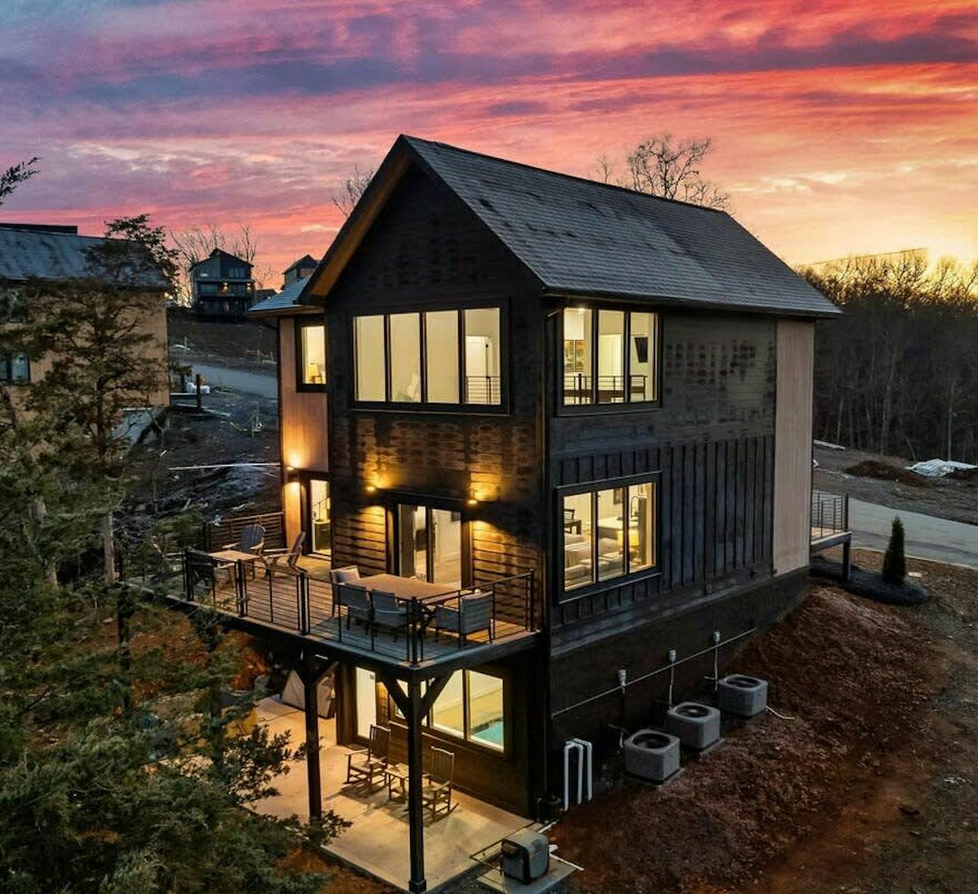Luxe Cabin W Indoor Pool・Spacious Cabin, Sleeps 10