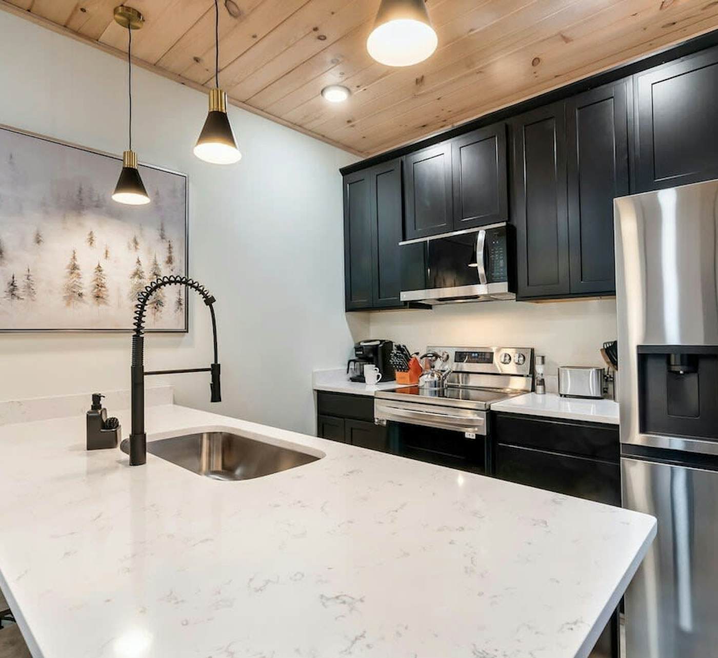 Luxe Cabin W Indoor Pool・Spacious Cabin, Sleeps 10