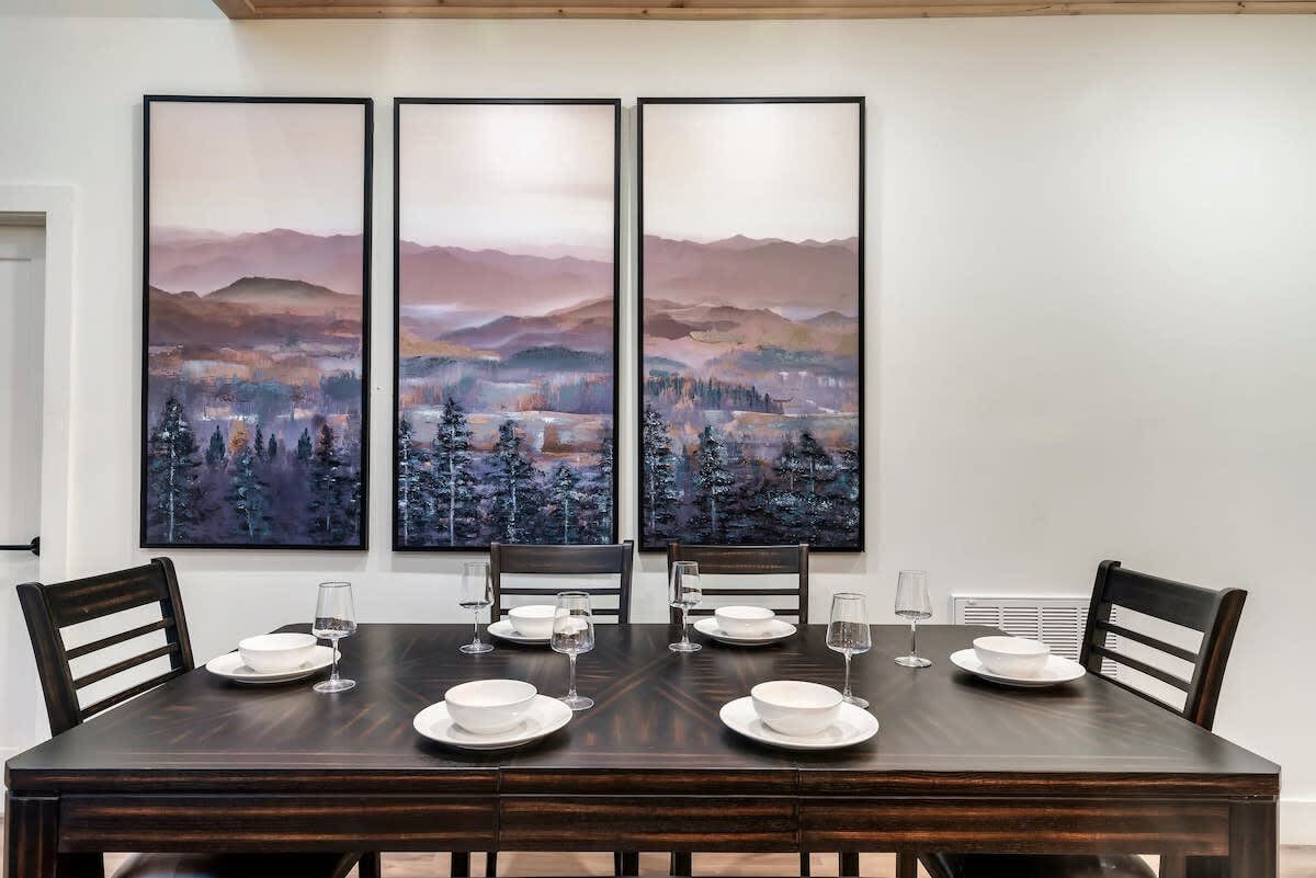 Luxe Cabin W Indoor Pool・Spacious Cabin, Sleeps 10