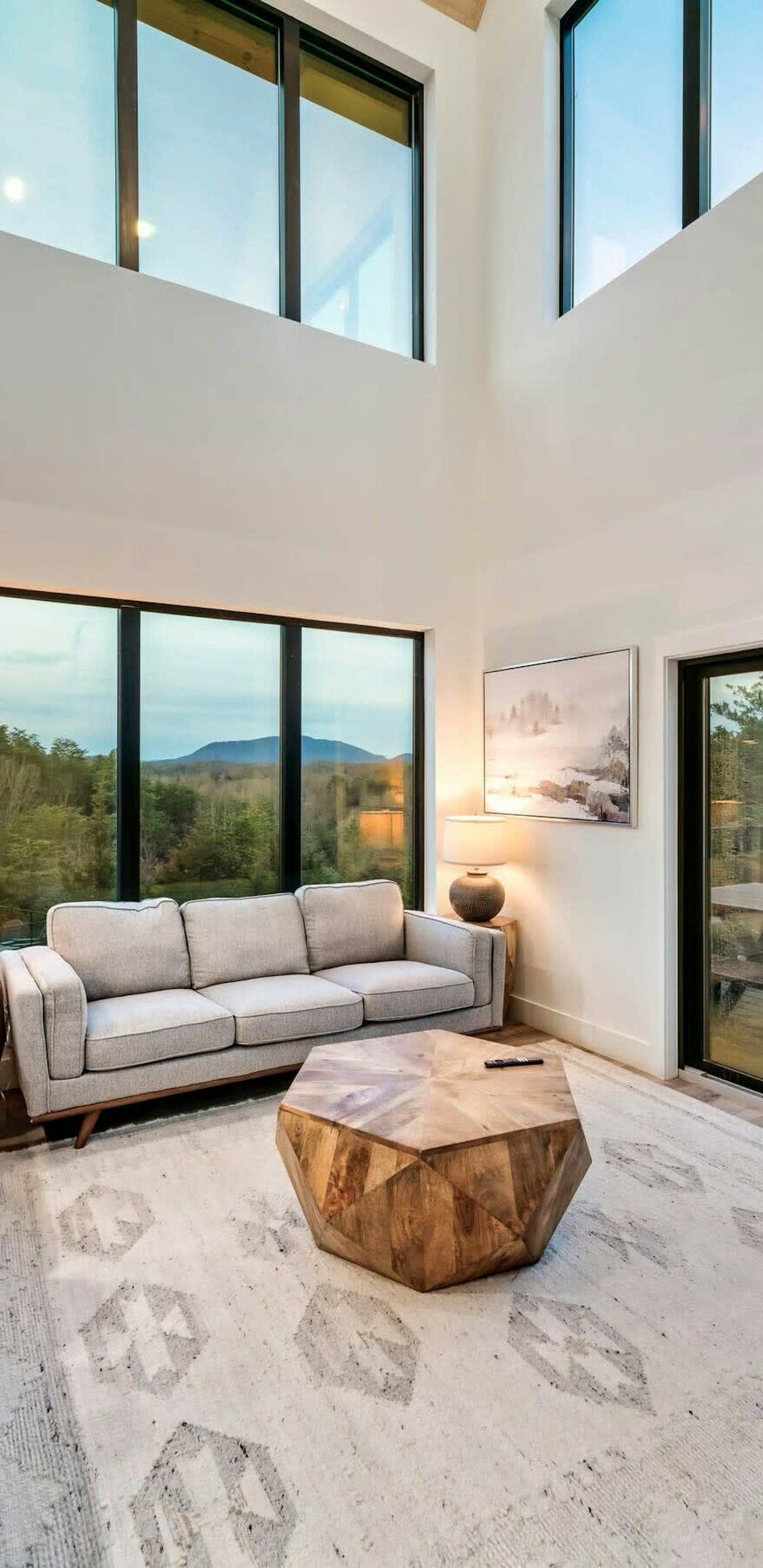 Luxe Cabin W Indoor Pool・Spacious Cabin, Sleeps 10