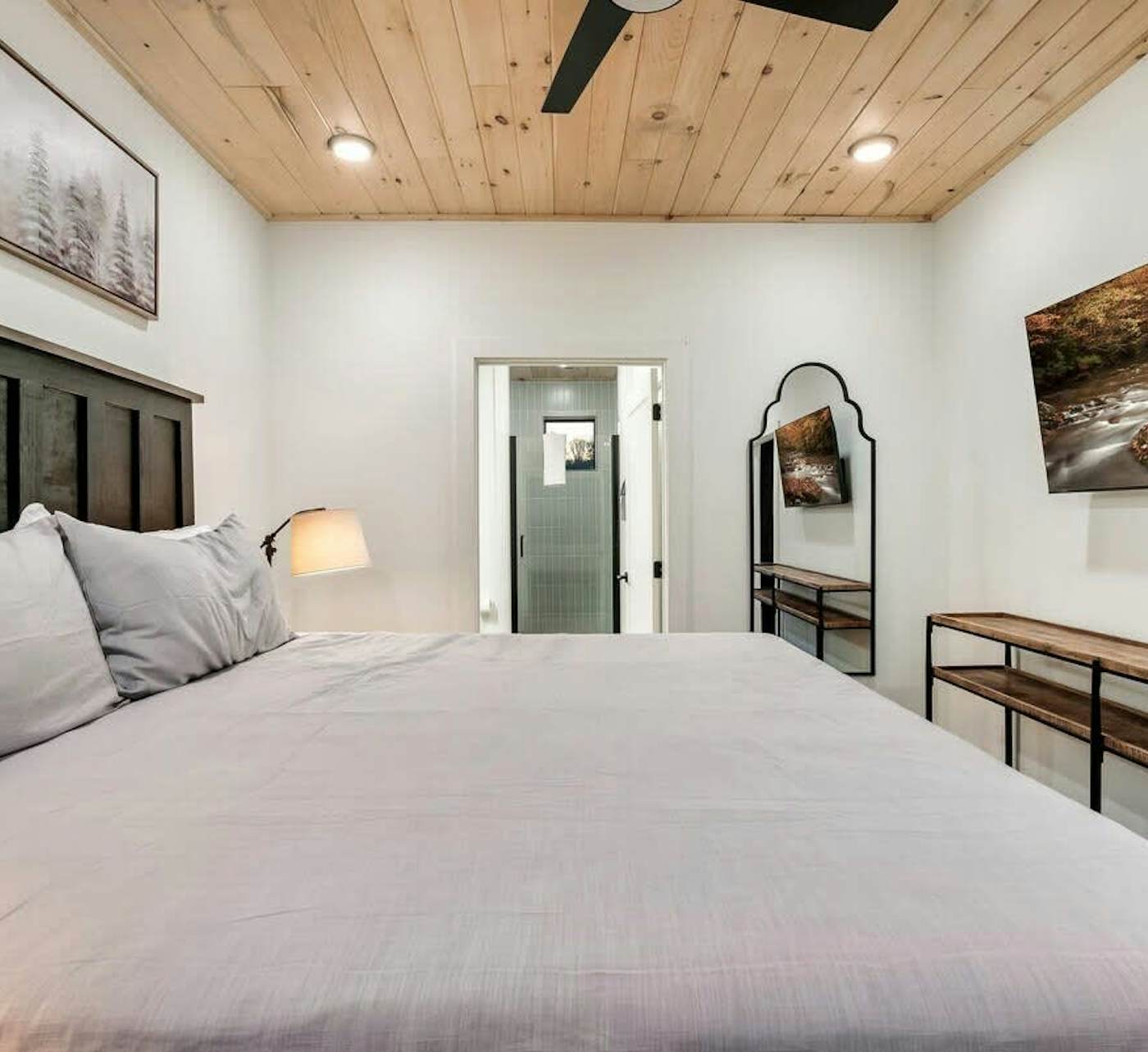 Luxe Cabin W Indoor Pool・Spacious Cabin, Sleeps 10