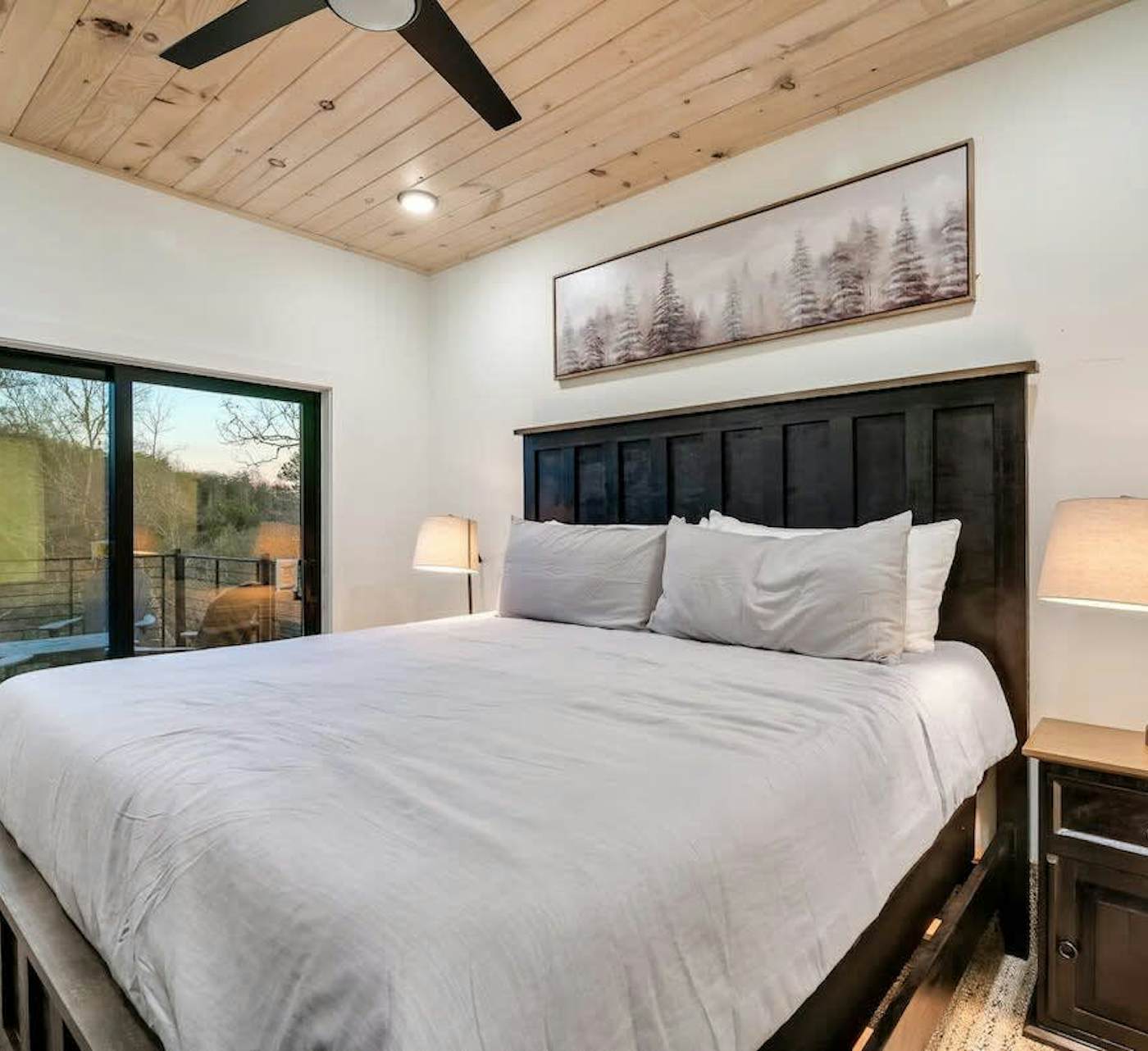 Luxe Cabin W Indoor Pool・Spacious Cabin, Sleeps 10