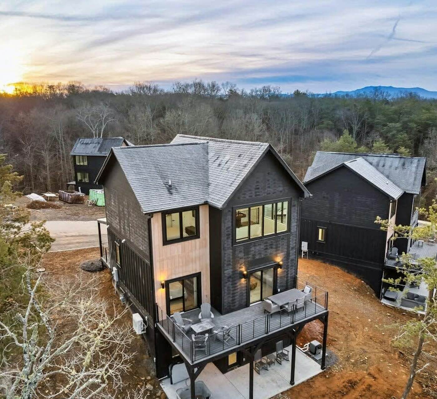 Luxe Cabin W Indoor Pool・Spacious Cabin, Sleeps 10