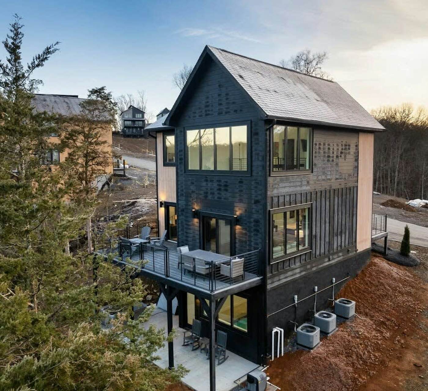 Luxe Cabin W Indoor Pool・Spacious Cabin, Sleeps 10