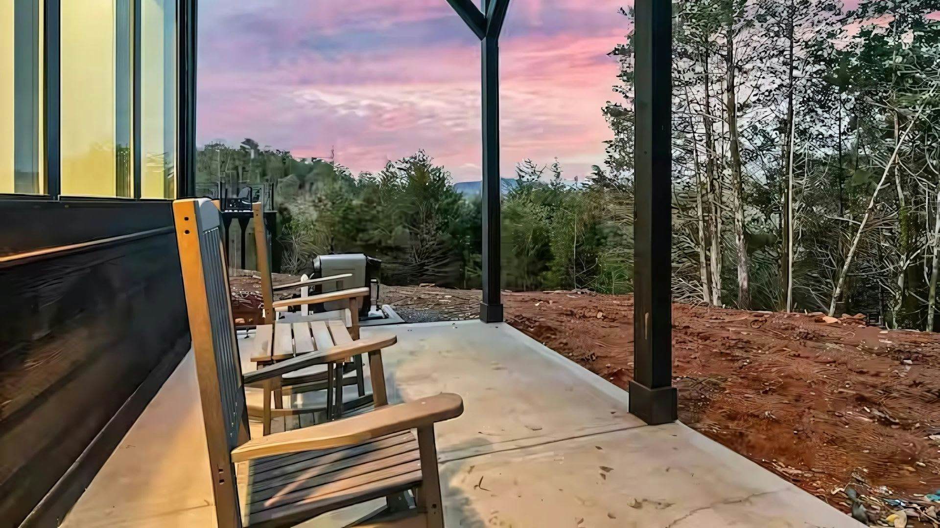 Luxe Cabin W Indoor Pool・Spacious Cabin, Sleeps 10