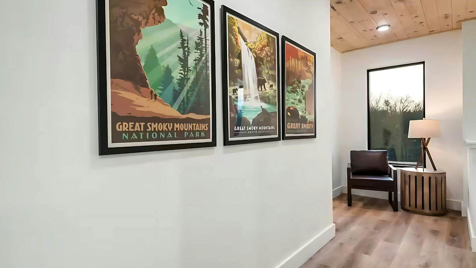 Luxe Cabin W Indoor Pool・Spacious Cabin, Sleeps 10