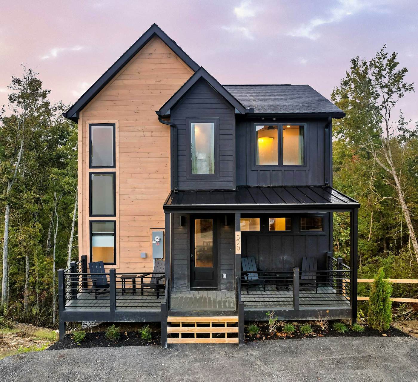 Luxe Cabin W Indoor Pool・Spacious Cabin, Sleeps 10