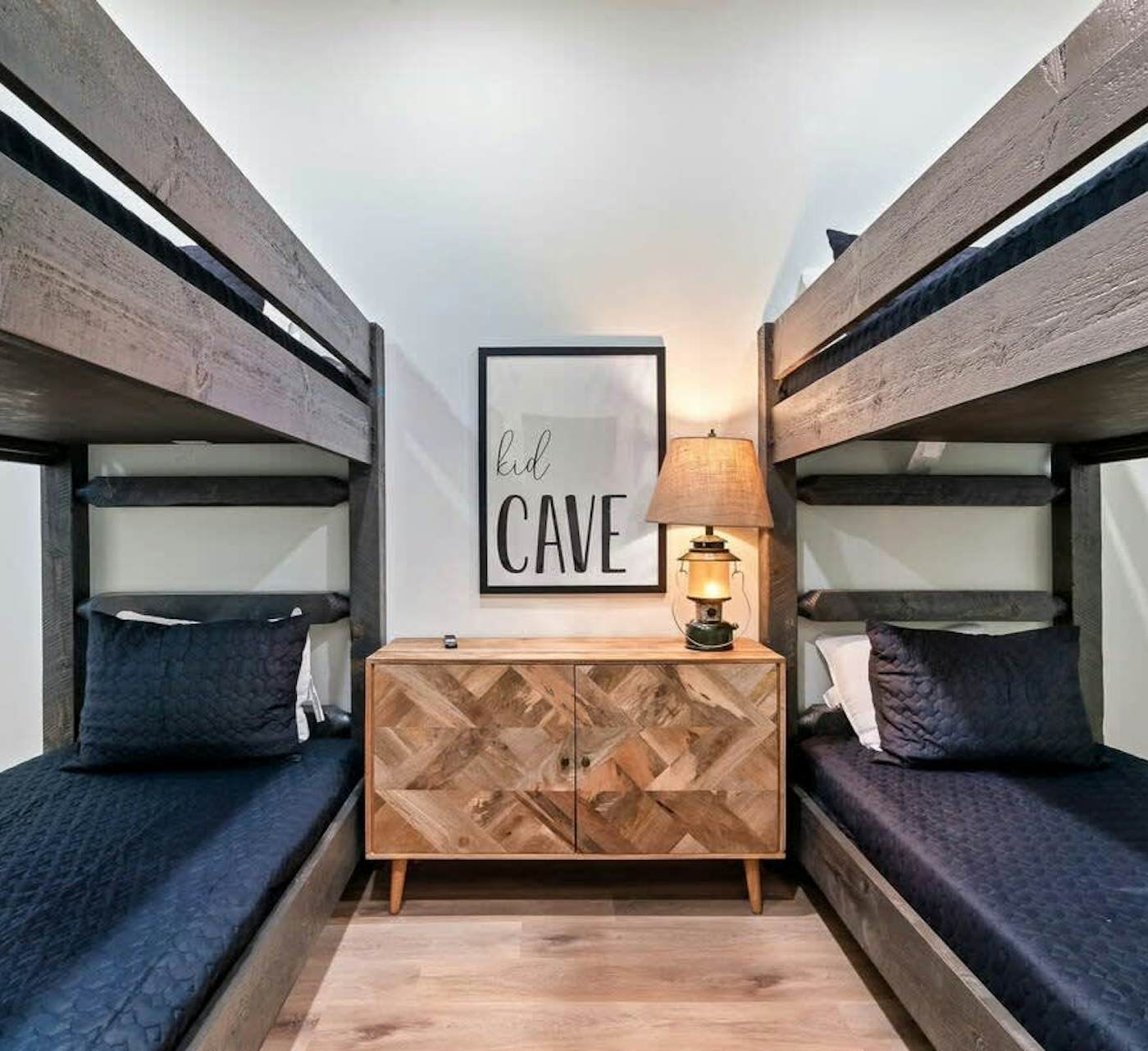 Luxe Cabin W Indoor Pool・Spacious Cabin, Sleeps 10
