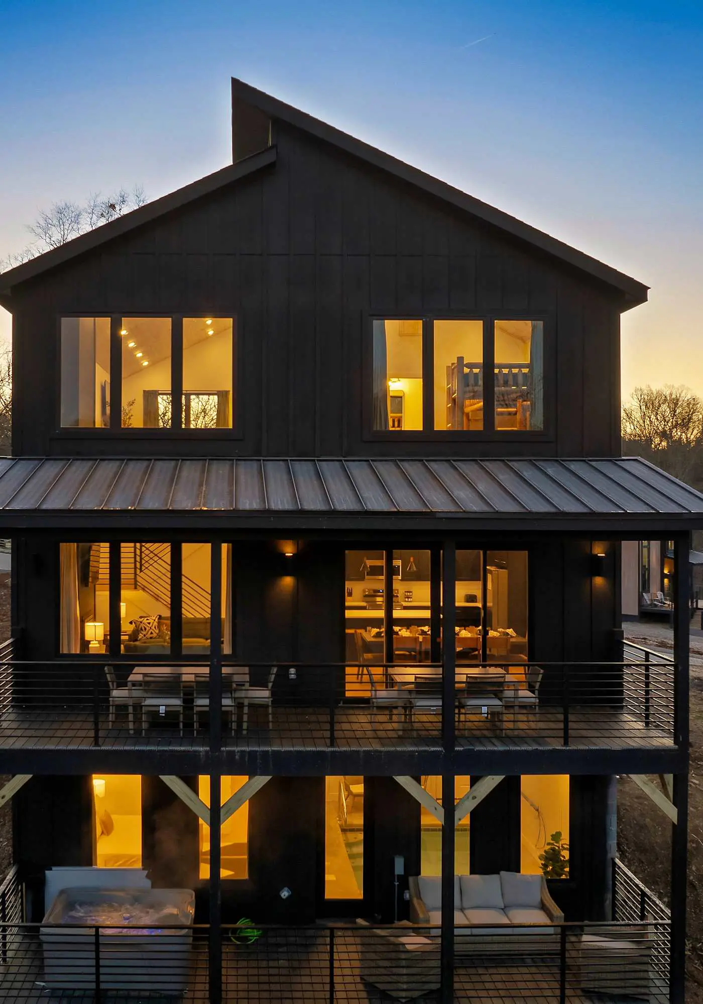 Modern Luxury・Pool, Hot Tub & Near Water Parks!