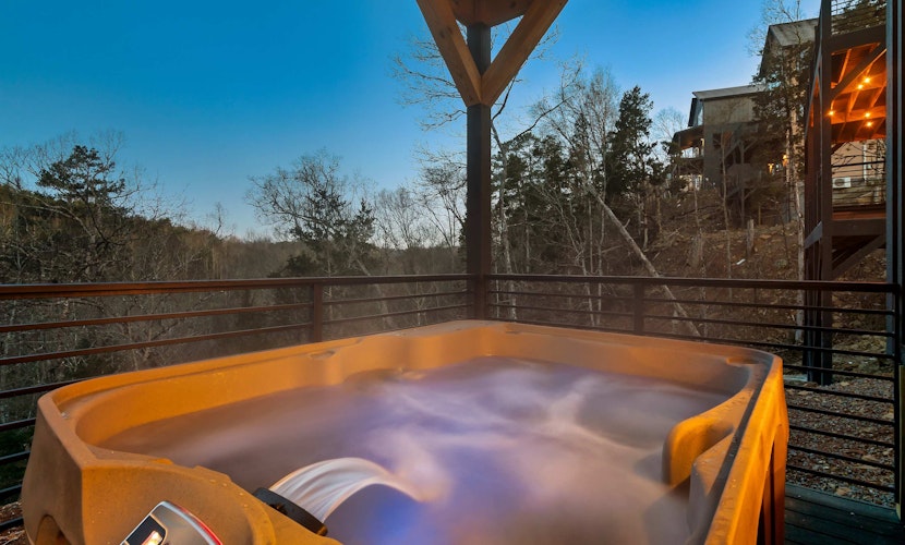 Modern Luxury・Pool, Hot Tub & Near Water Parks!