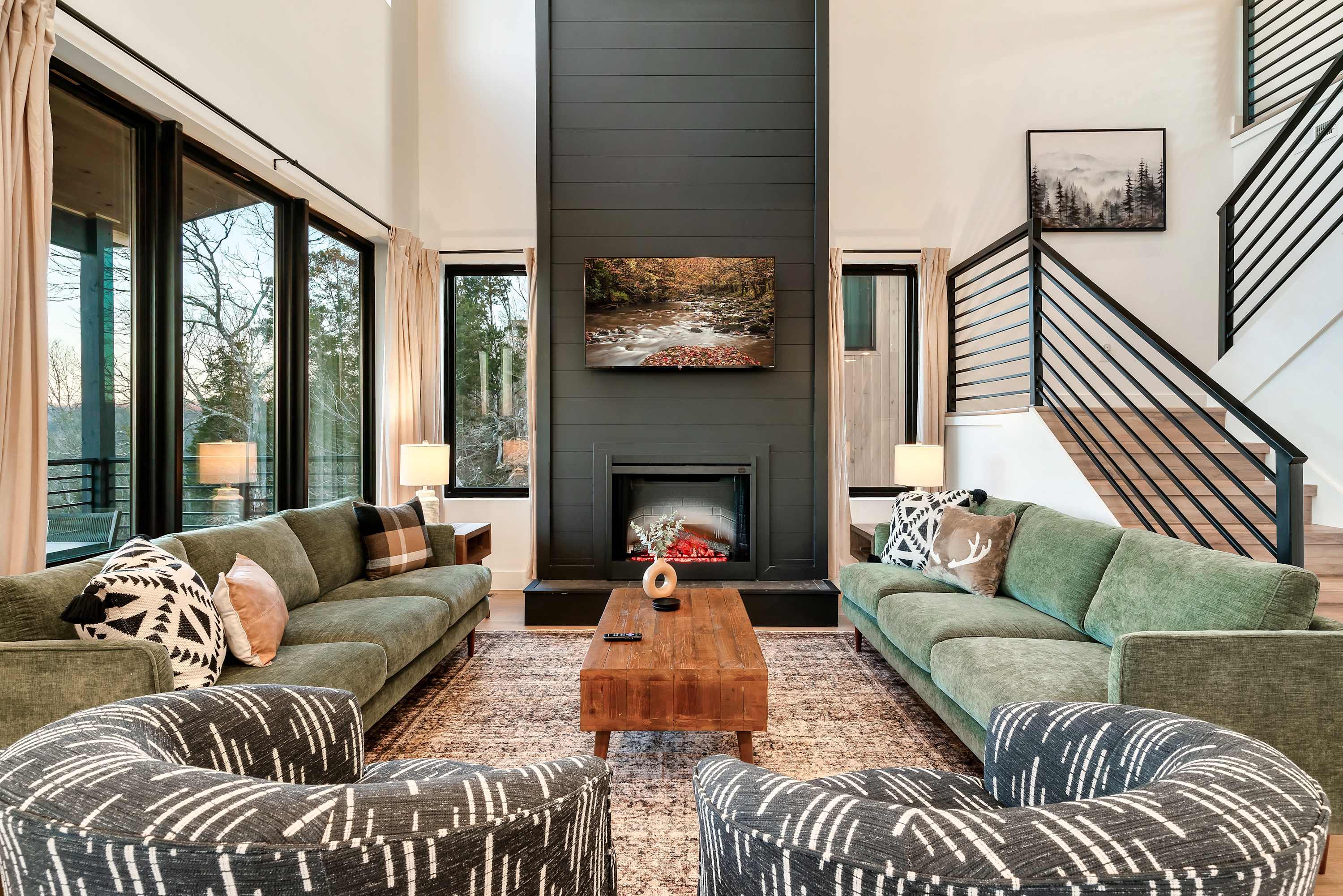 Modern Luxury・Pool, Hot Tub & Near Water Parks!