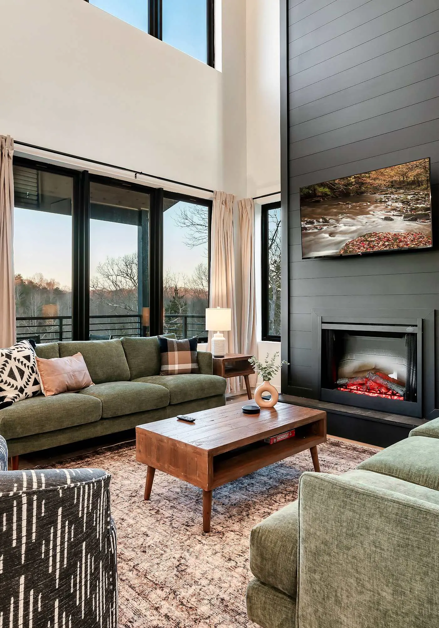 Modern Luxury・Pool, Hot Tub & Near Water Parks!
