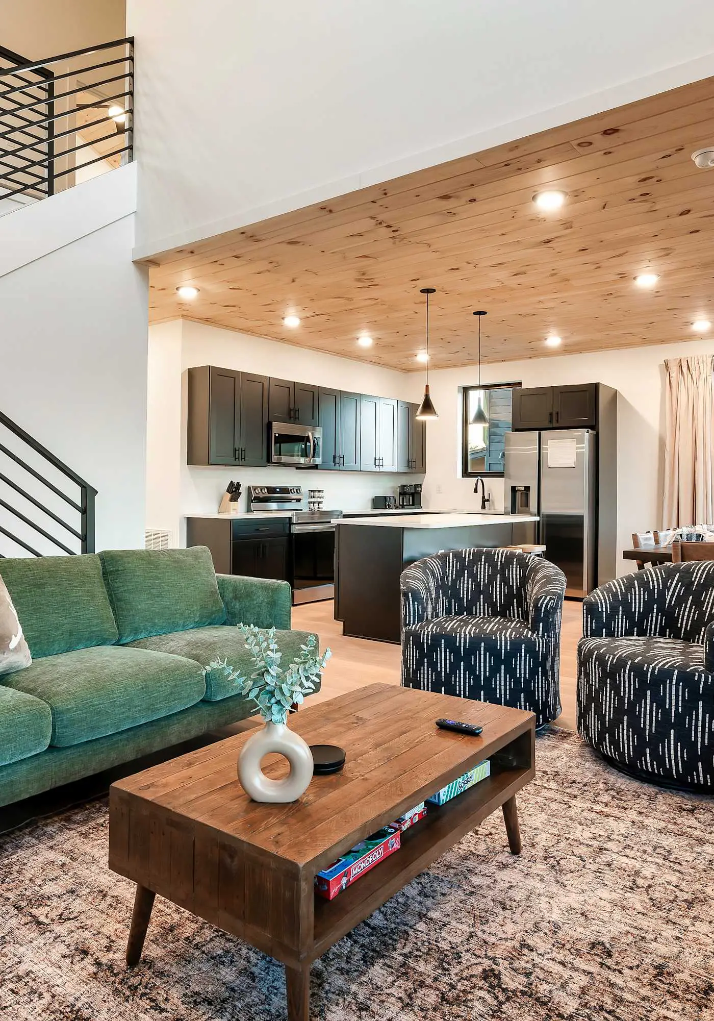 Modern Luxury・Pool, Hot Tub & Near Water Parks!