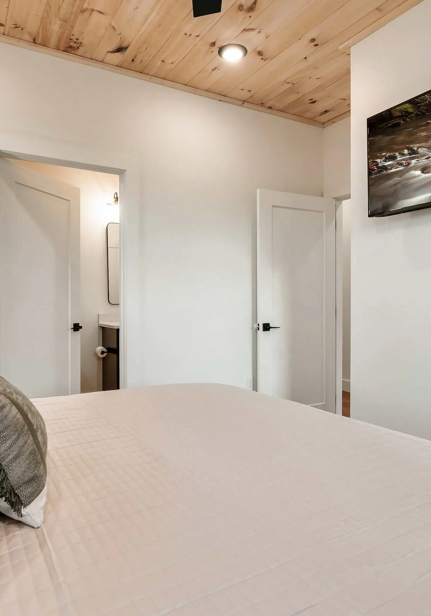 Modern Luxury・Pool, Hot Tub & Near Water Parks!