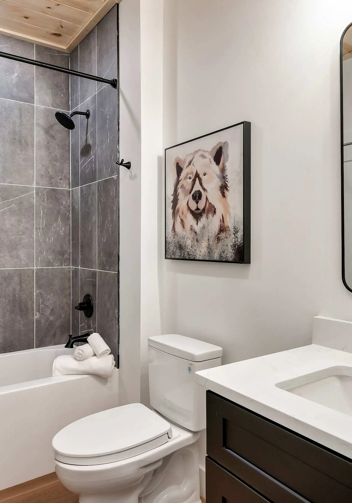 Modern Luxury・Pool, Hot Tub & Near Water Parks!