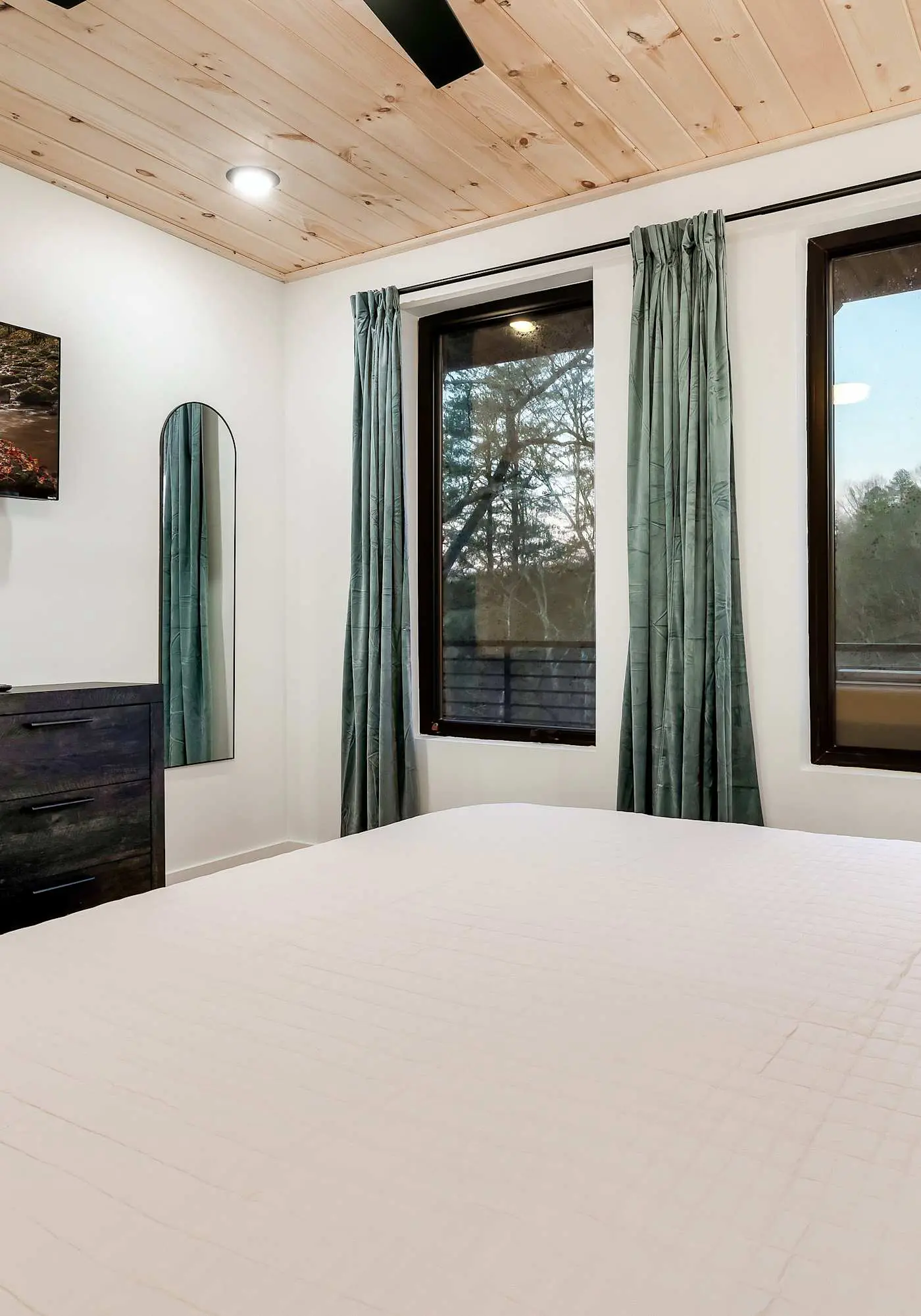 Modern Luxury・Pool, Hot Tub & Near Water Parks!