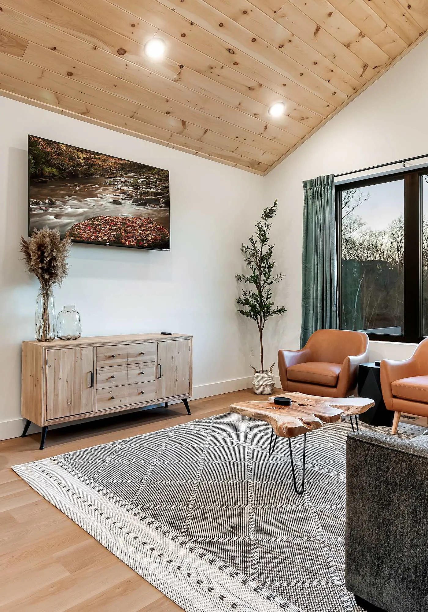 Modern Luxury・Pool, Hot Tub & Near Water Parks!