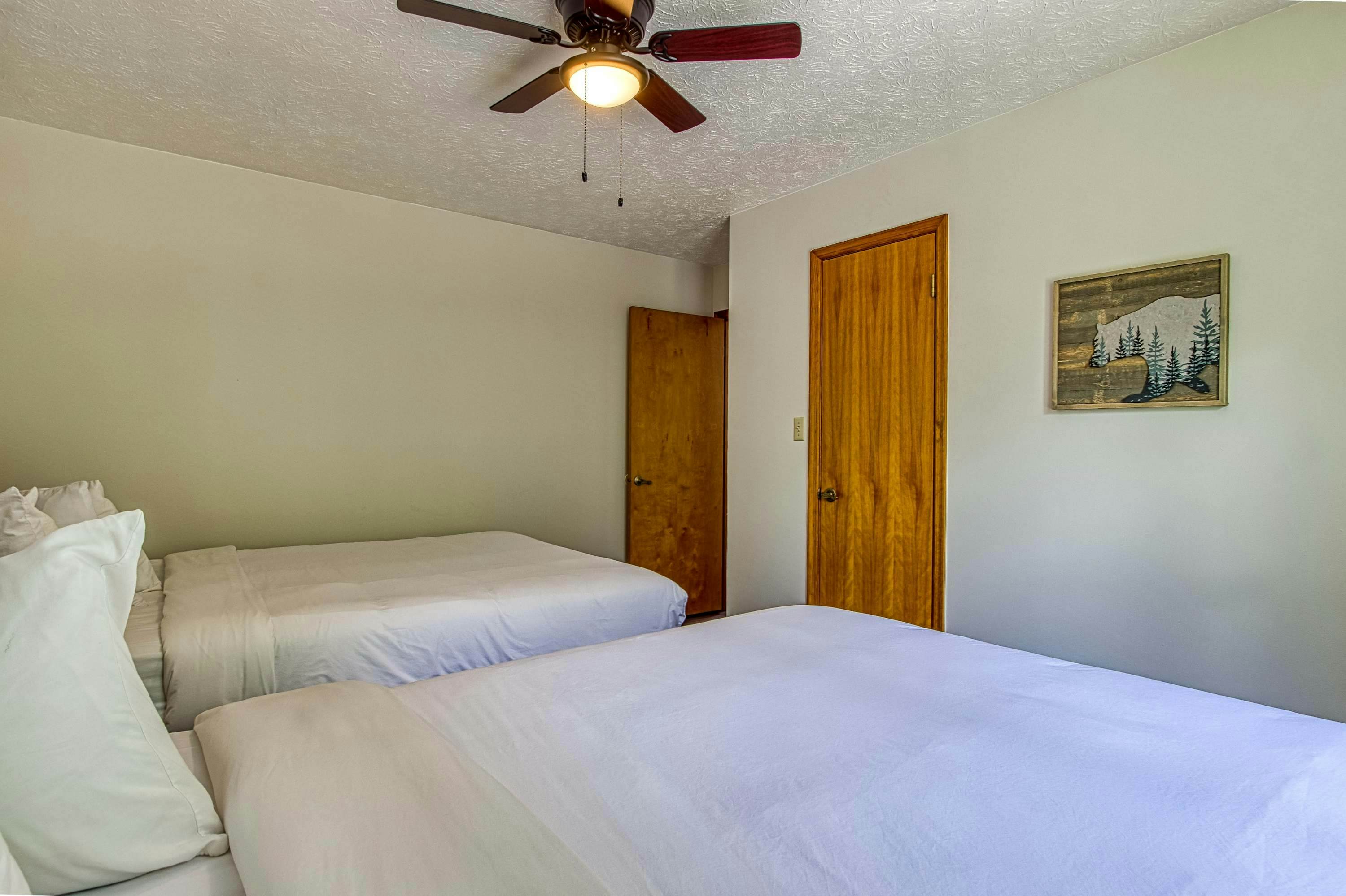 Prime Location・Pet Friendly・Pool・Grill・Sleeps 8