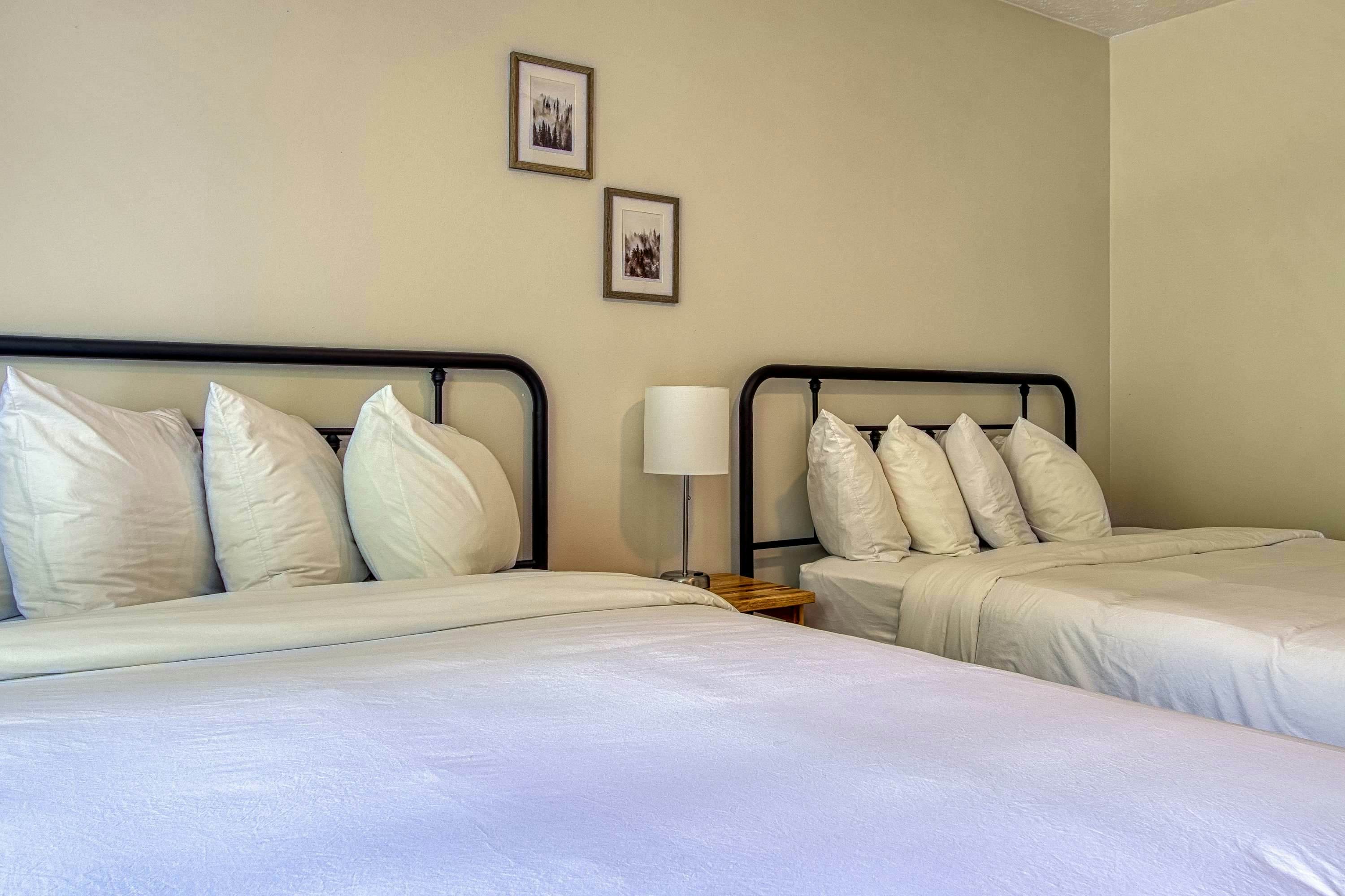 Prime Location・Pet Friendly・Pool・Grill・Sleeps 8