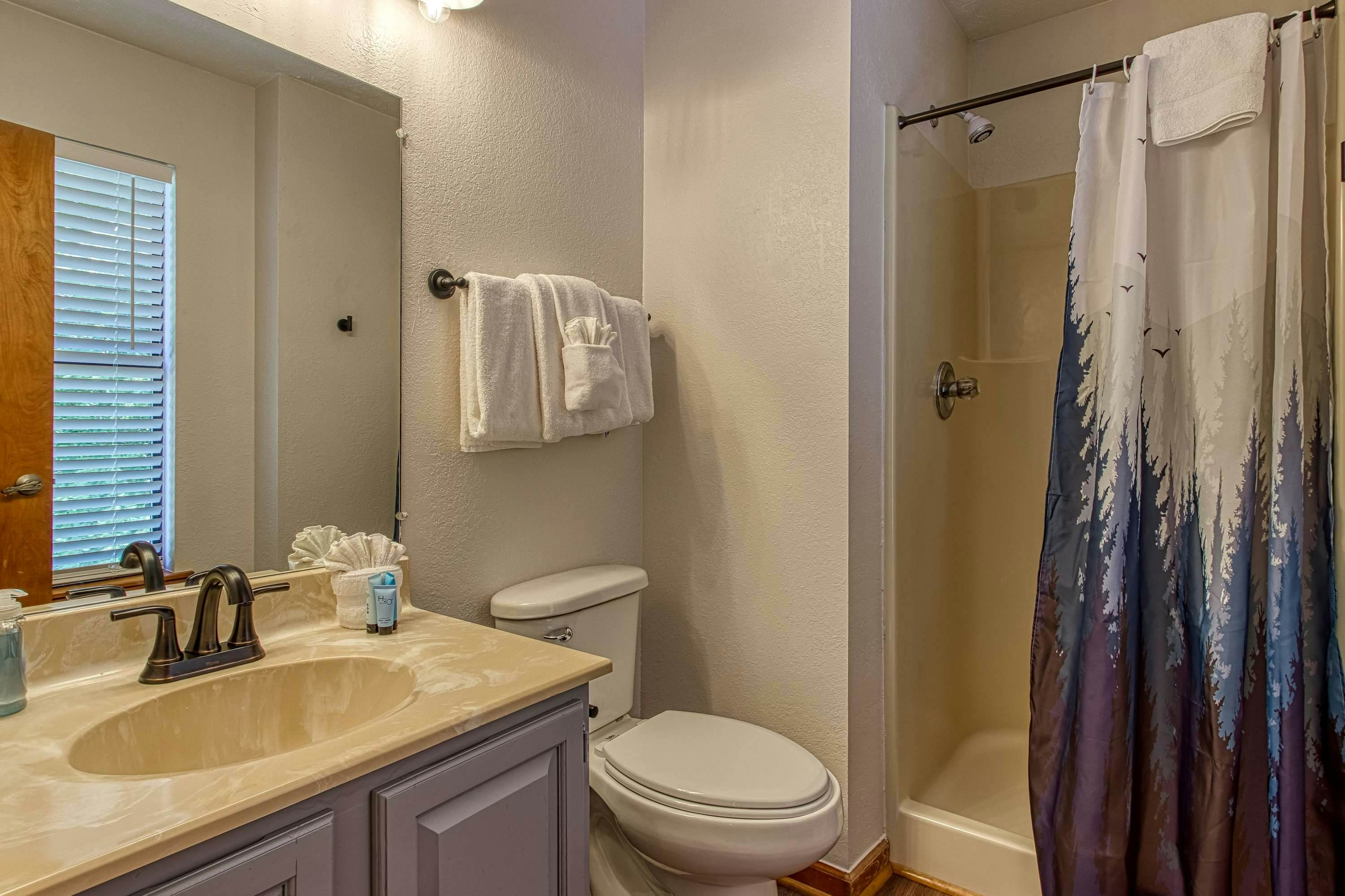 Prime Location・Pet Friendly・Pool・Grill・Sleeps 8