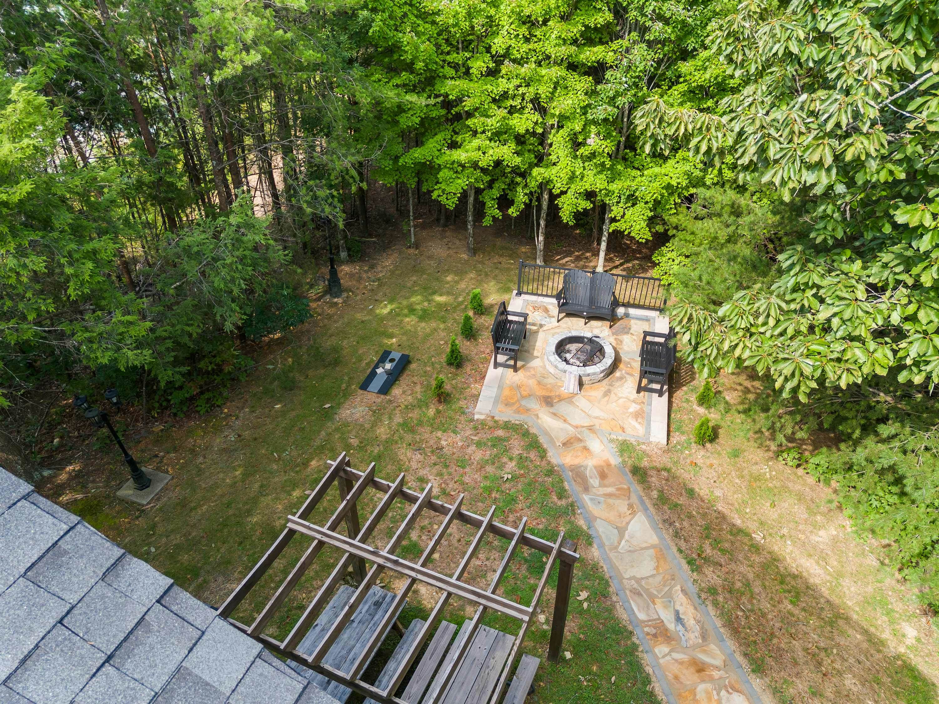 Prime Location・Pet Friendly・Pool・Grill・Sleeps 8