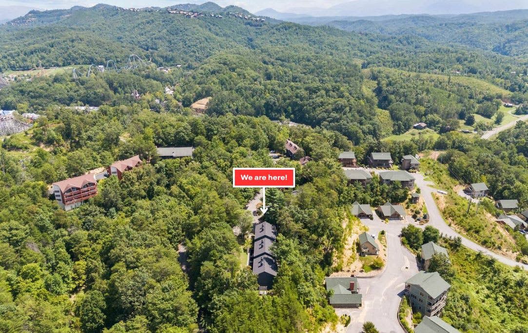 Prime Location・Pet Friendly・Pool・Grill・Sleeps 8