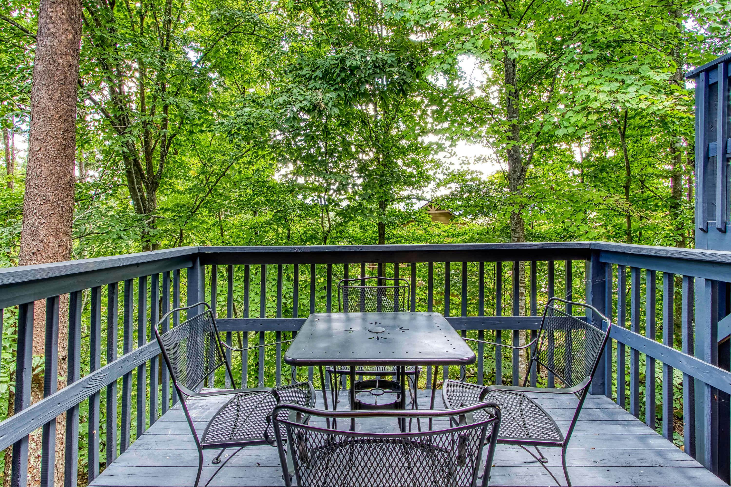 Near Dollywood Retreat | Pool, Grill, Pet-Friendly