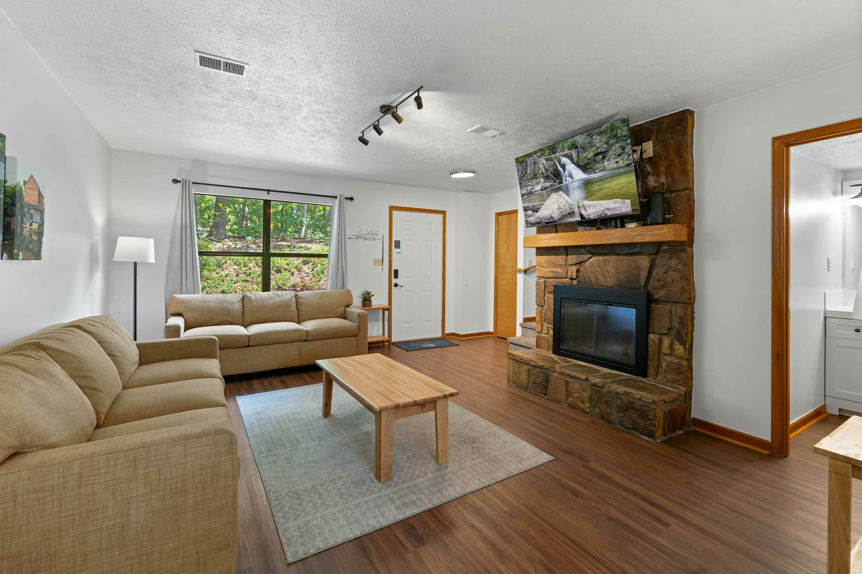 Near Dollywood Retreat | Pool, Grill, Pet-Friendly