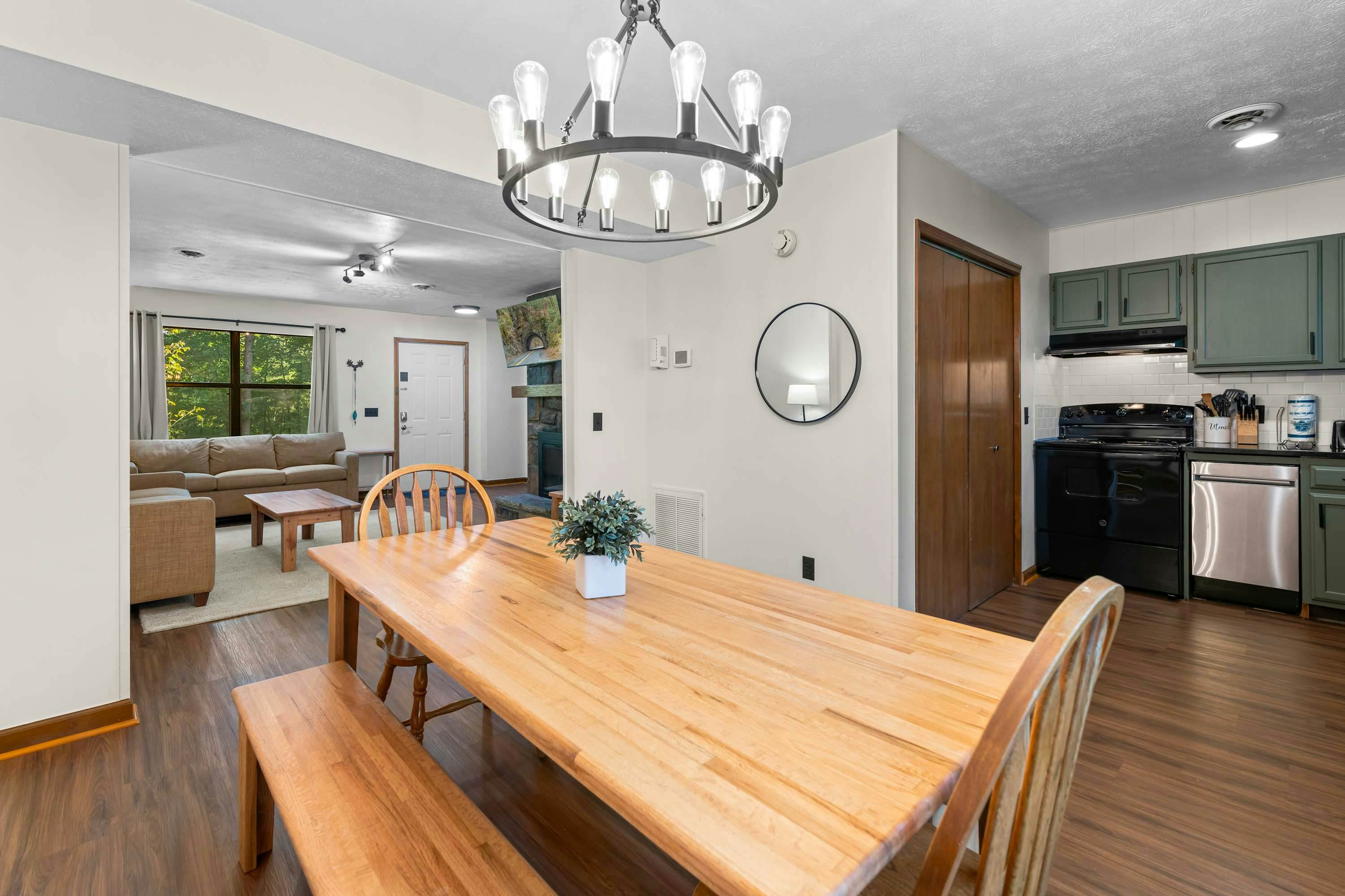 Near Dollywood Retreat | Pool, Grill, Pet-Friendly