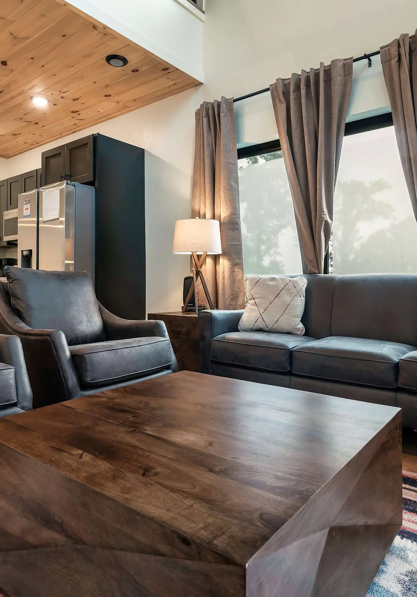 Modern Luxe N Smokies, Sleeps 10・Games・Hot Tub