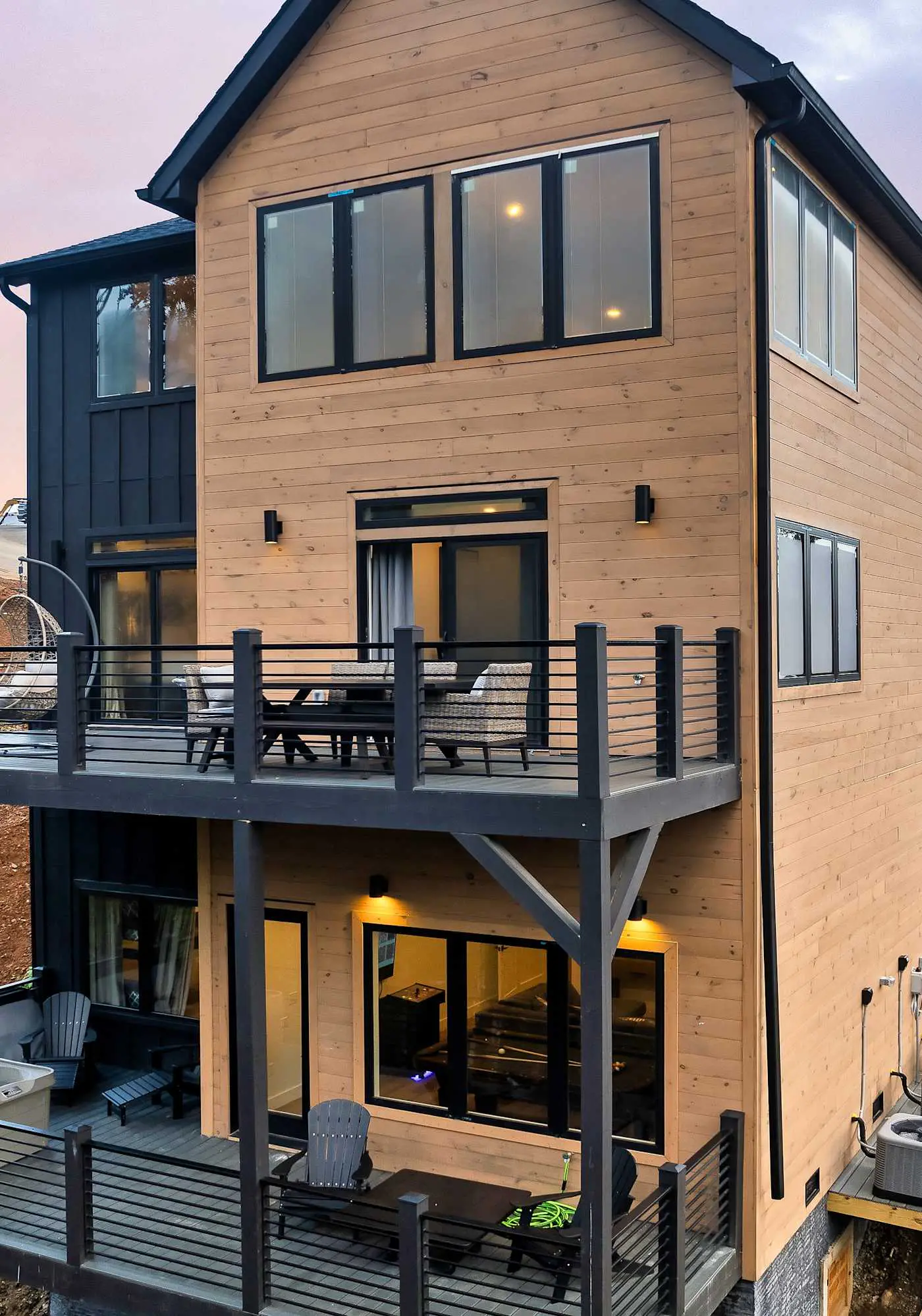 Modern Luxe N Smokies, Sleeps 10・Games・Hot Tub