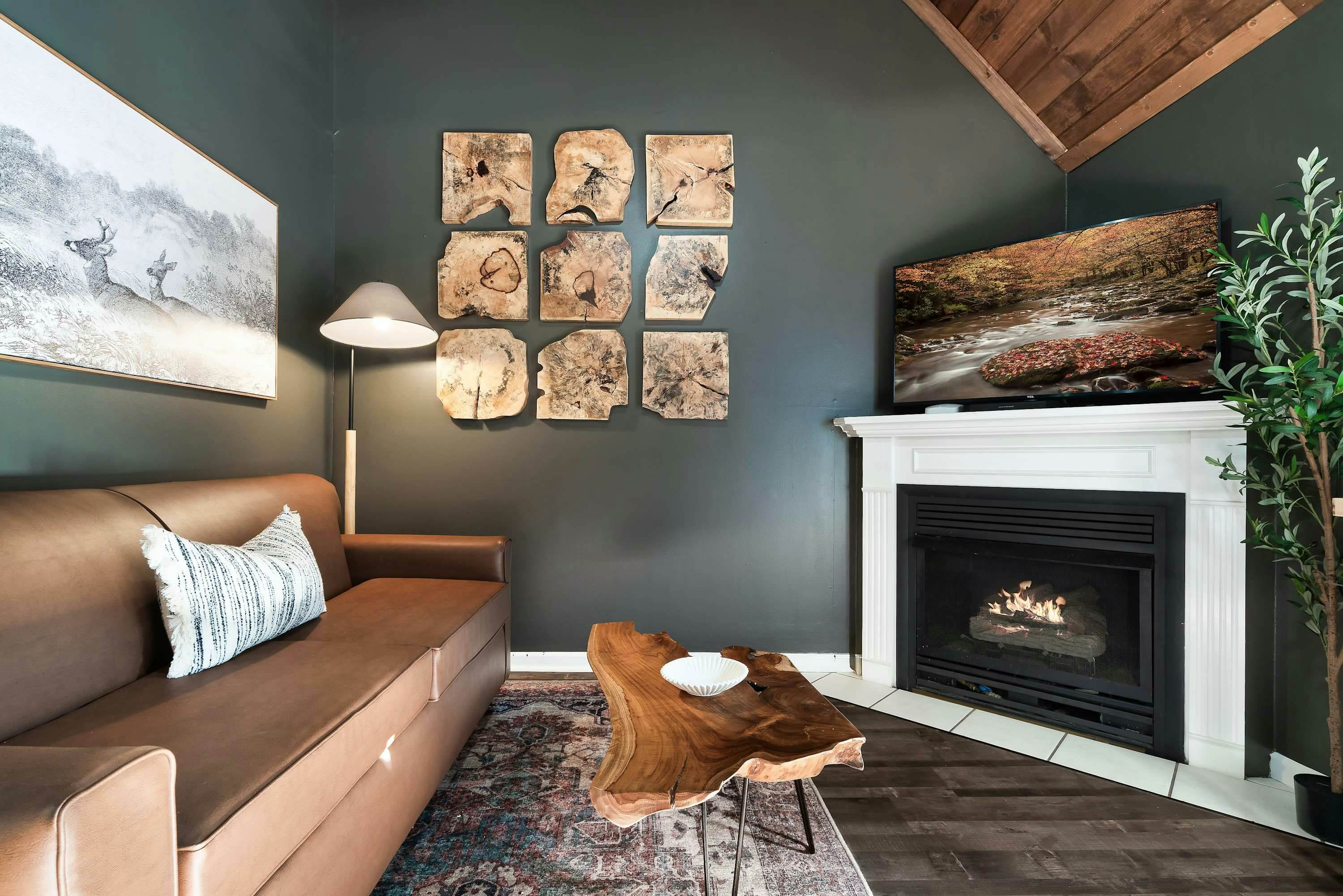 New Remodeled・Sleeps 6・Near Downtown・Hot tub・Games