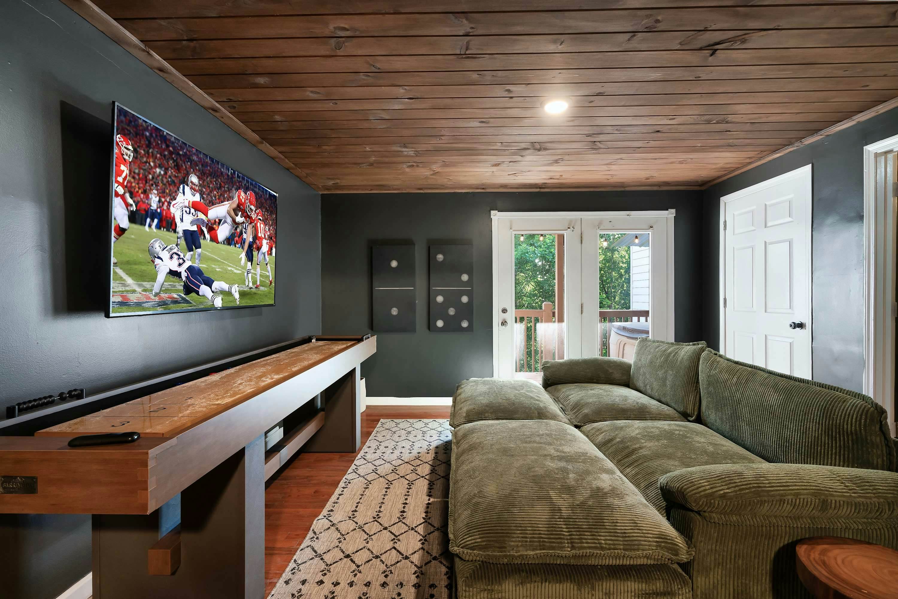 New Remodeled・Sleeps 6・Near Downtown・Hot tub・Games