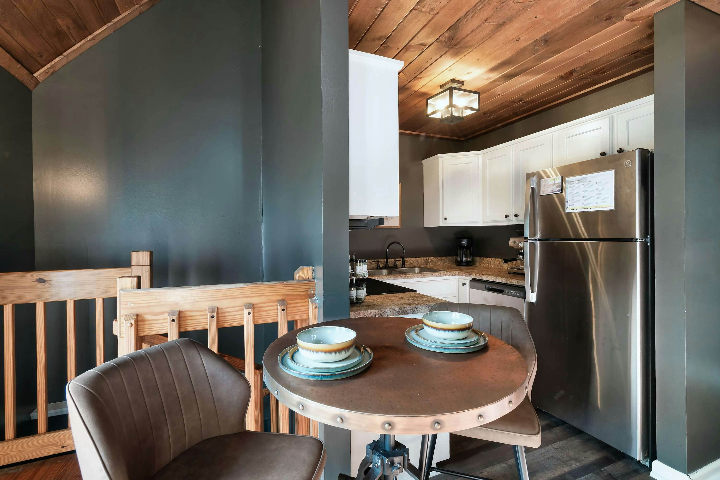 New Remodeled・Sleeps 6・Near Downtown・Hot tub・Games